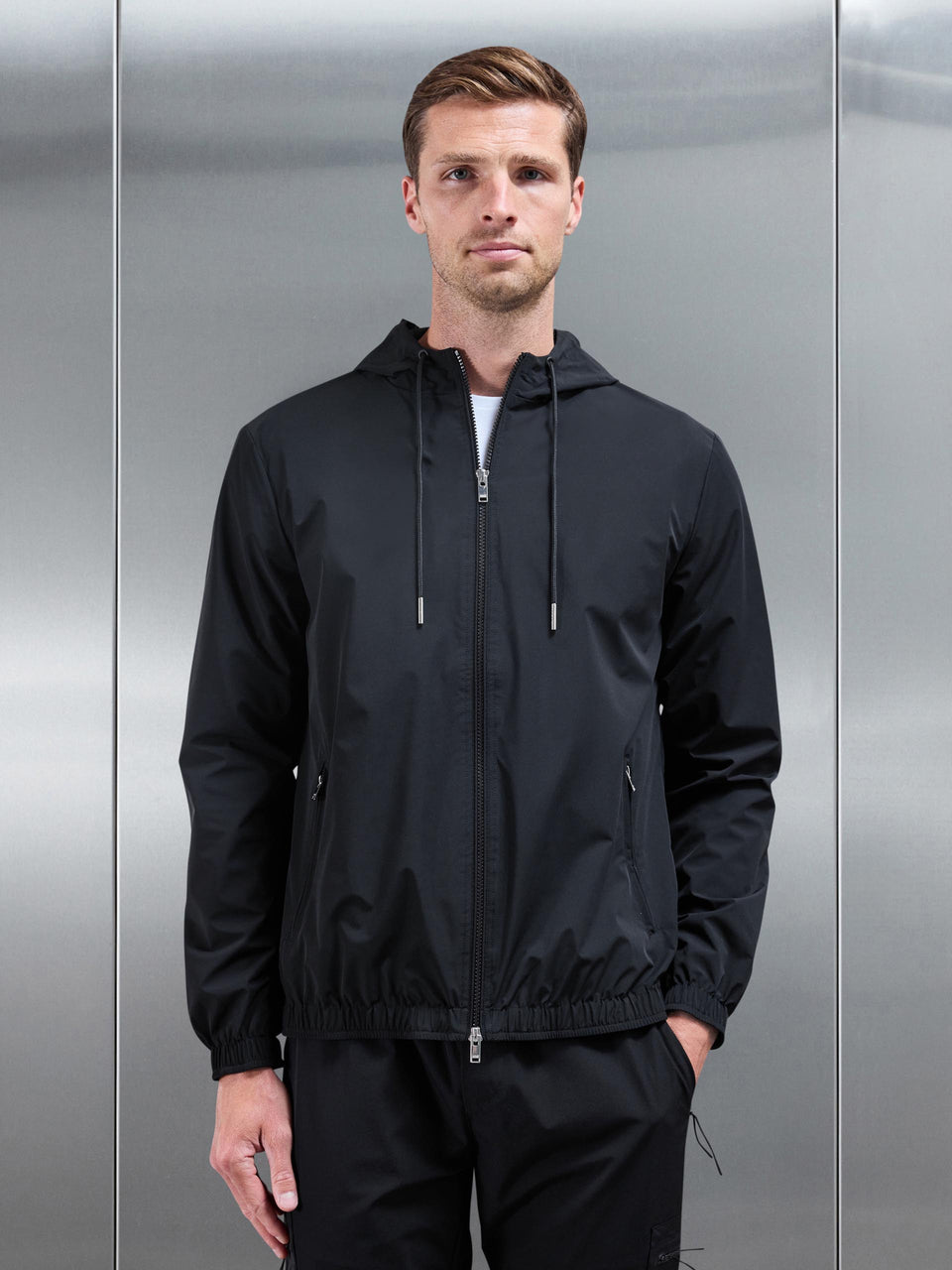 Shell Windbreaker in Black