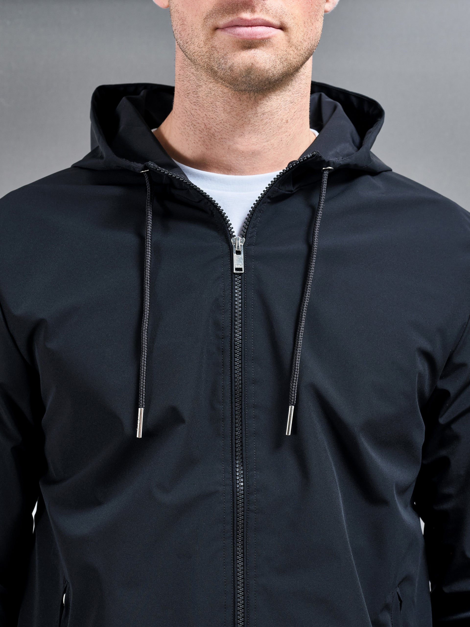 Shell Windbreaker in Black