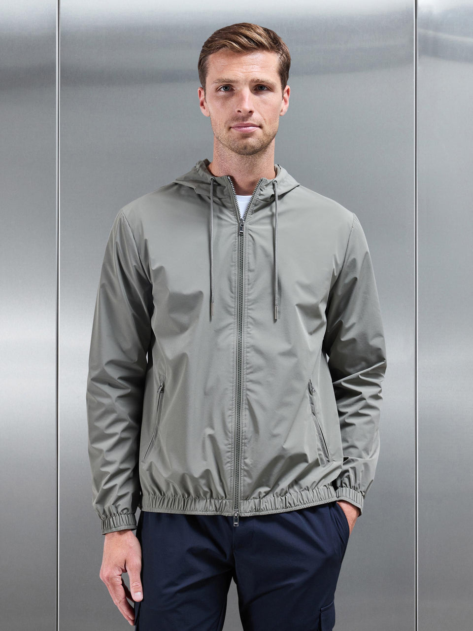 Shell Windbreaker in Olive