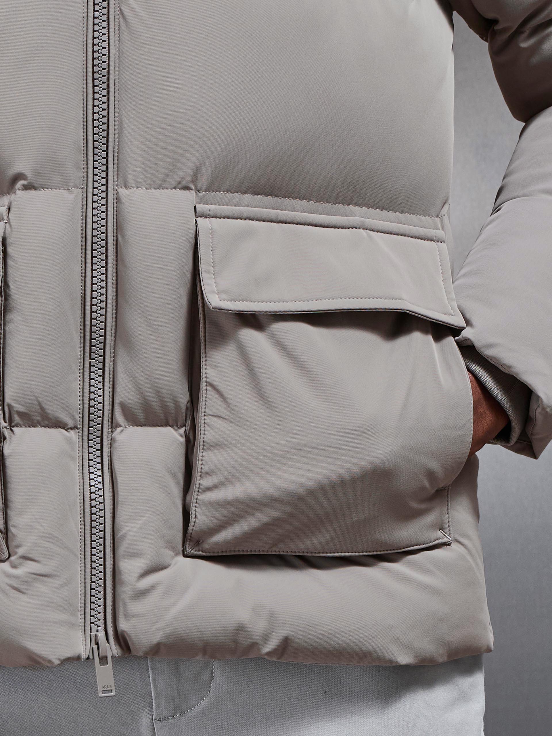 Short Puffer Parka in Taupe
