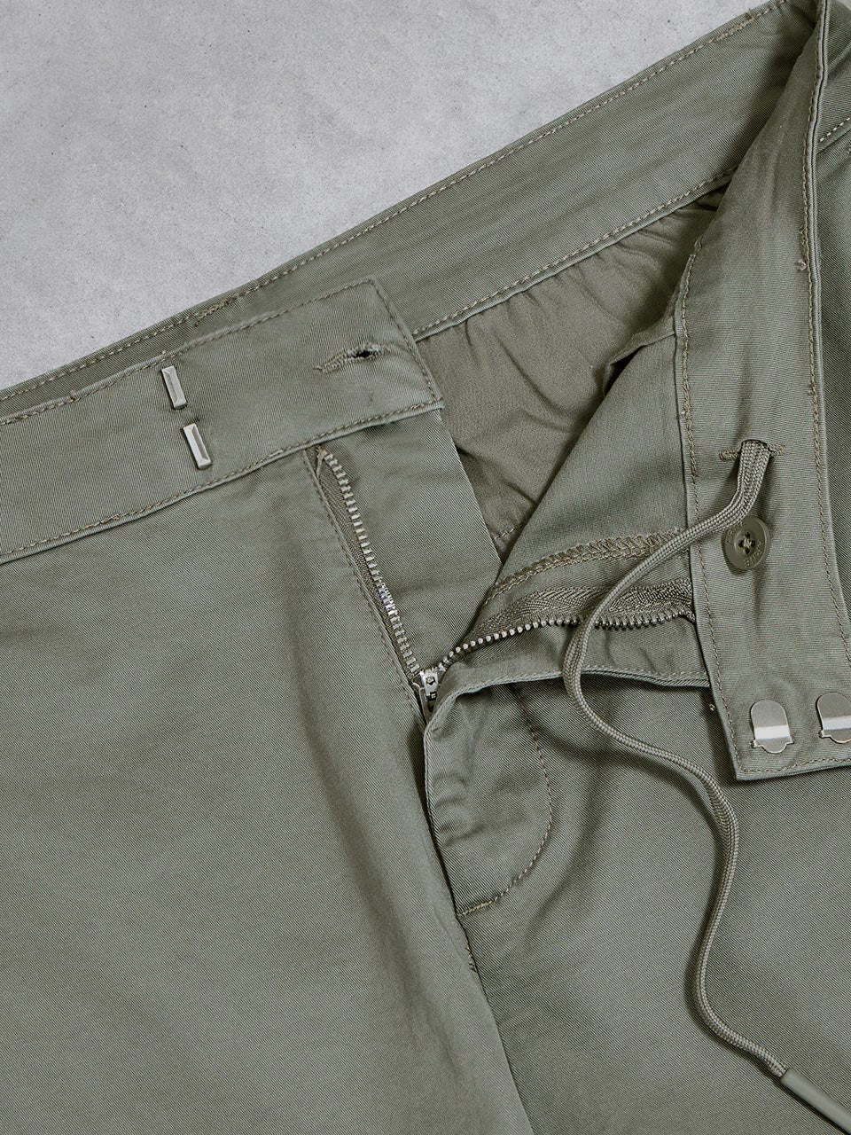 Slim Fit Tailored Chino Trouser in Olive