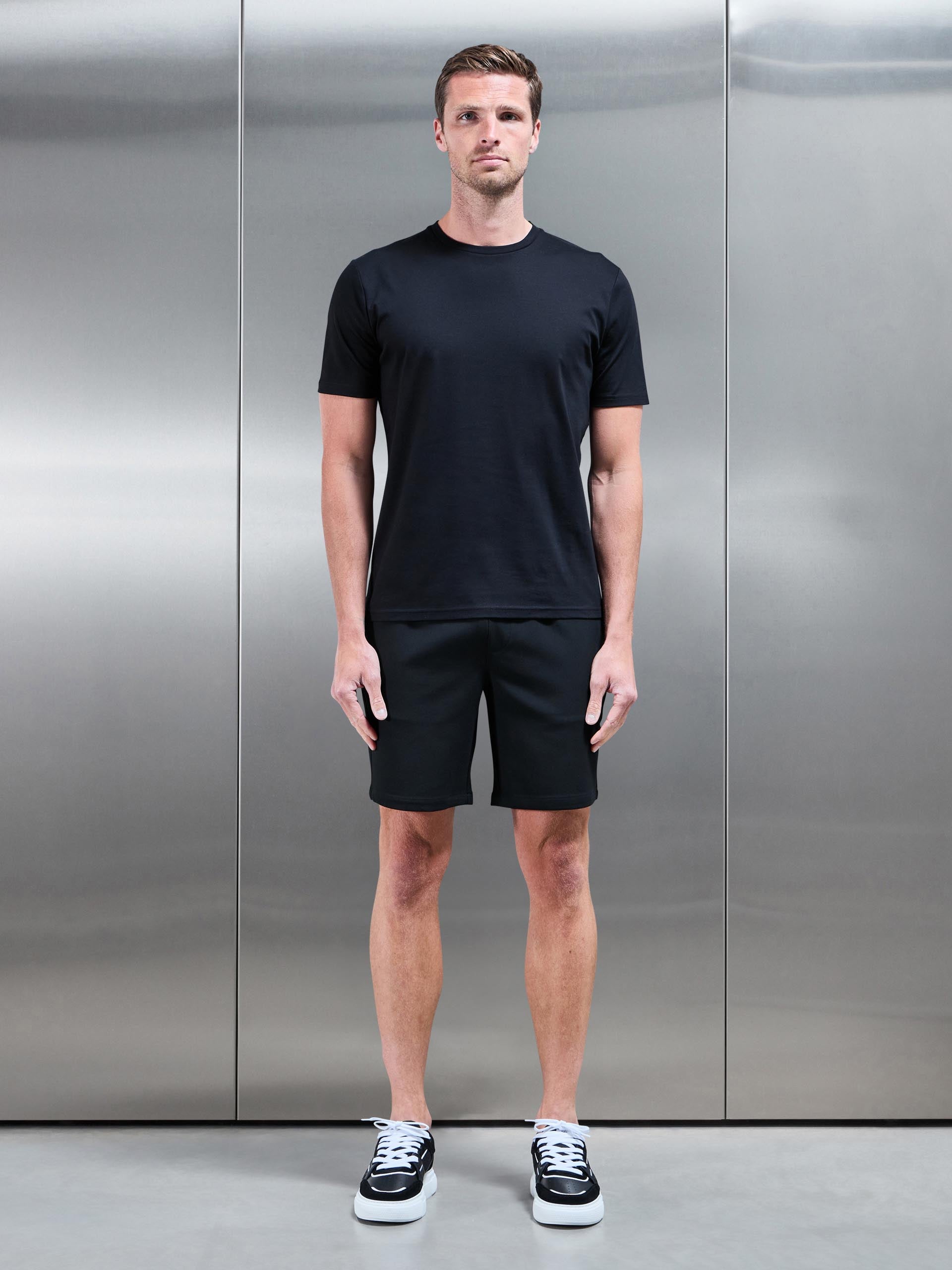 Smart Casual Short in Black