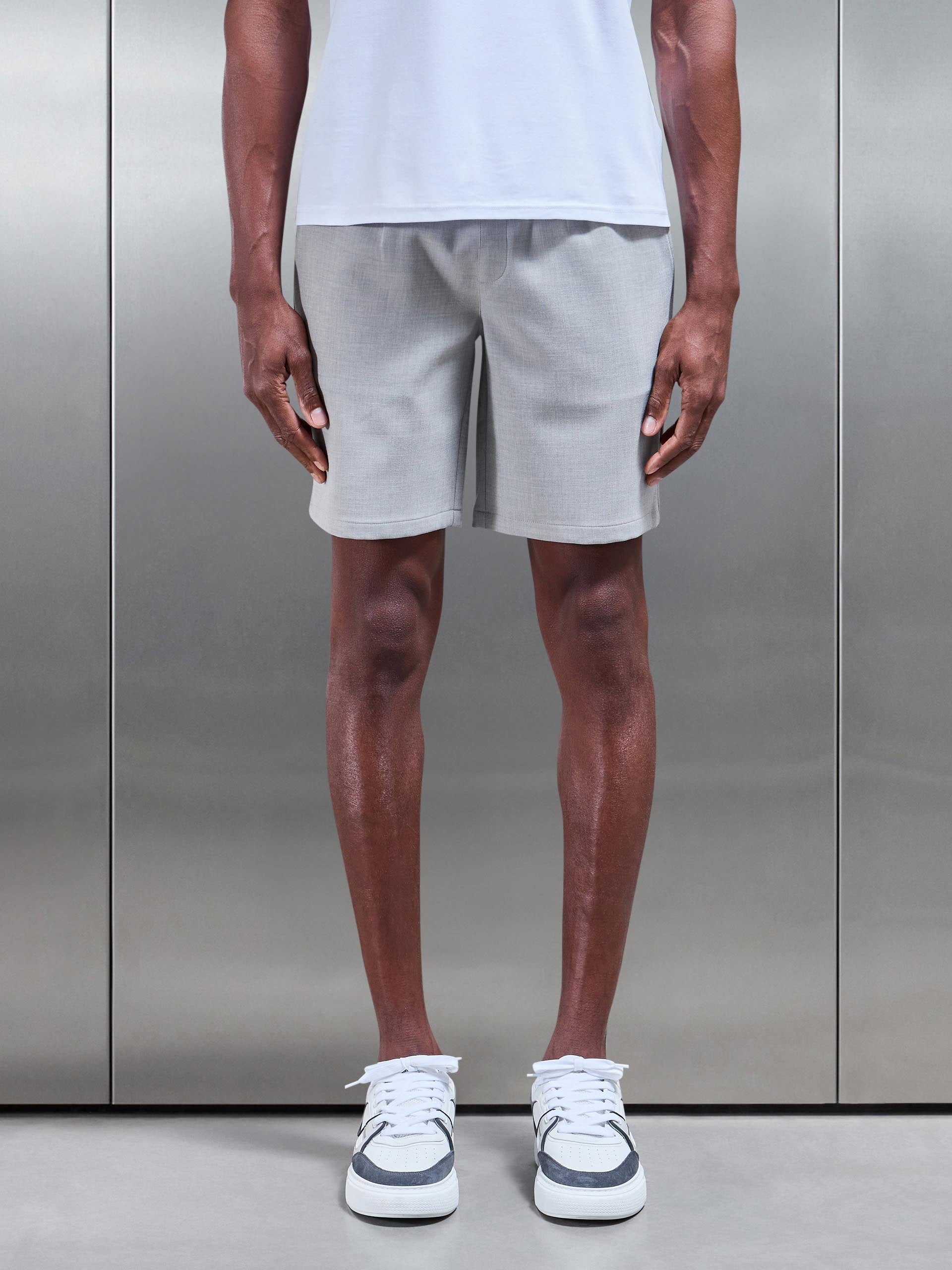 Smart Casual Short in Stone