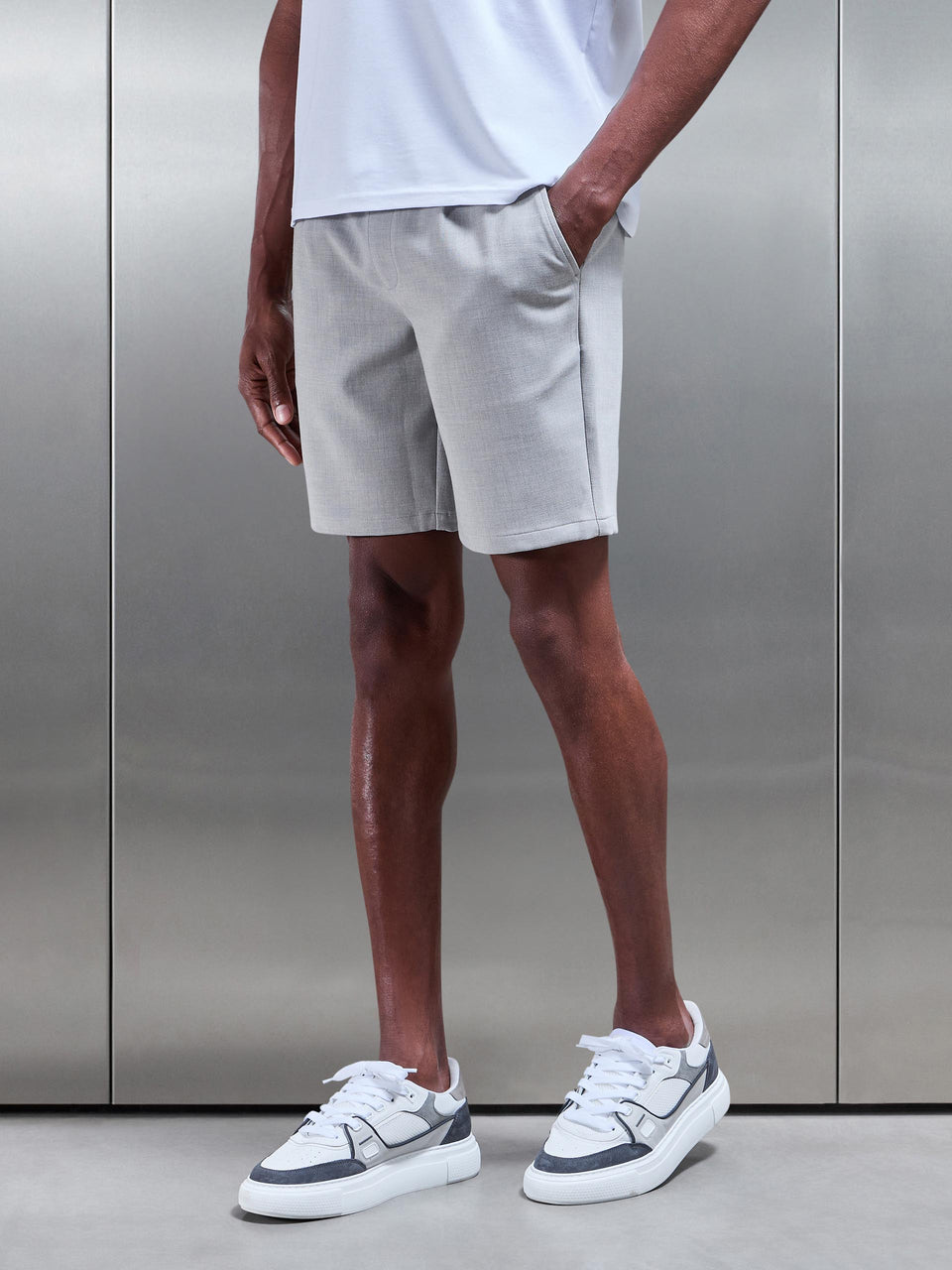 Smart Casual Short in Stone