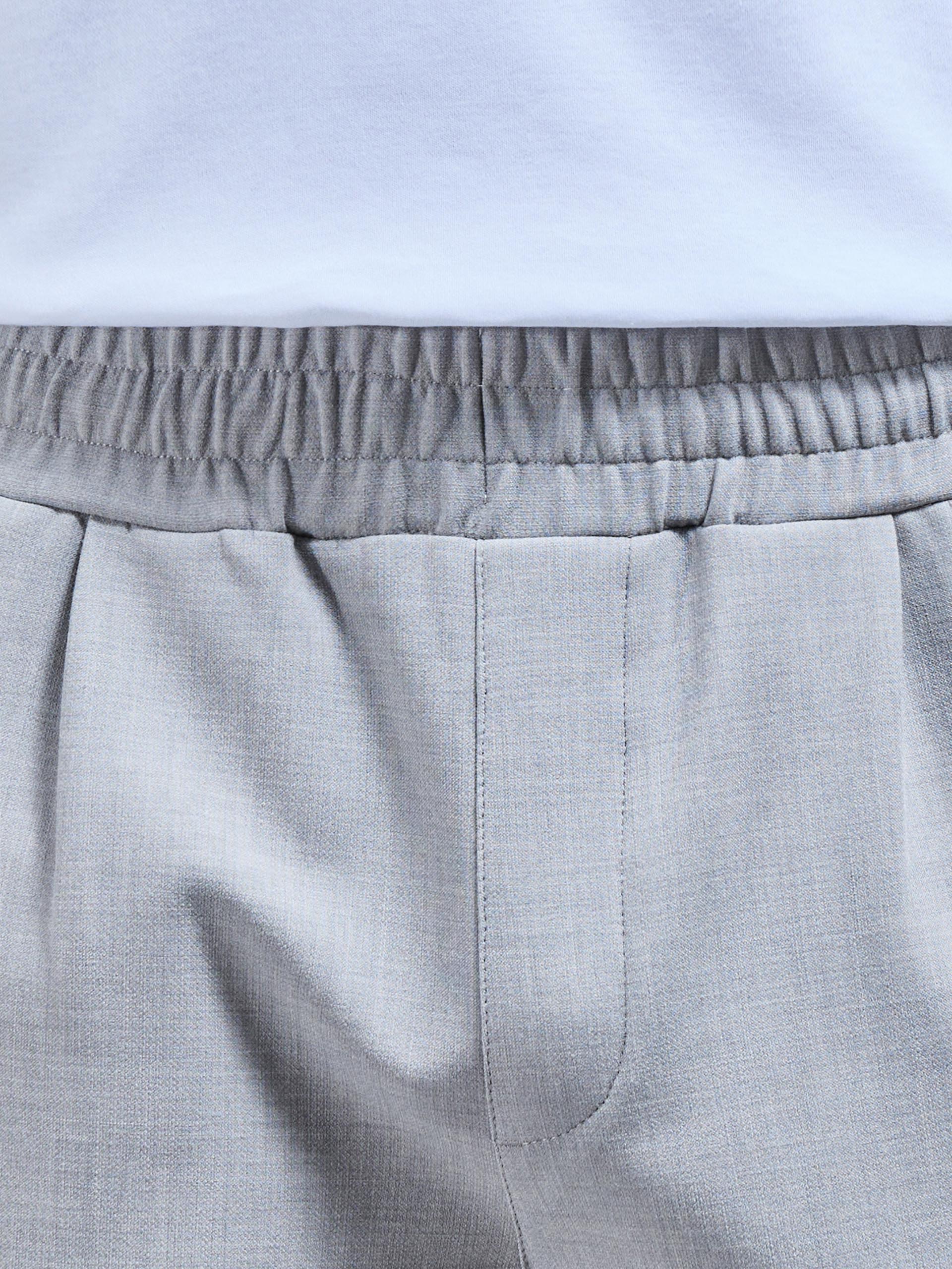 Smart Casual Short in Stone
