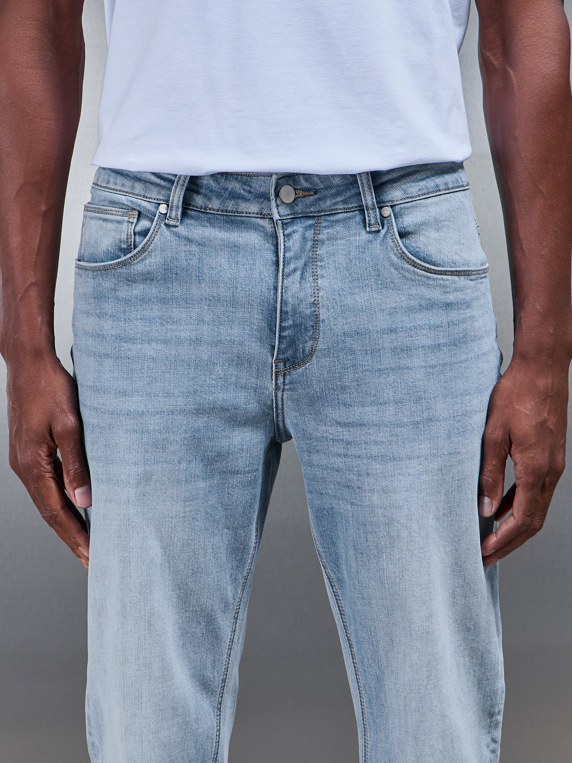 Straight Leg Denim Jeans in Light Blue