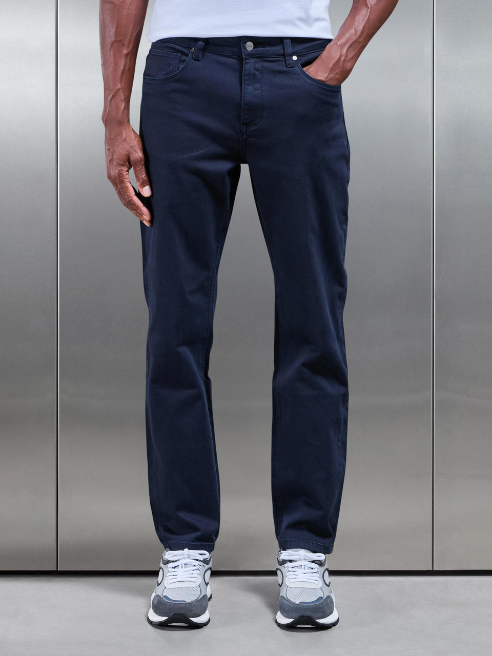 Straight Leg Denim Jeans in Navy