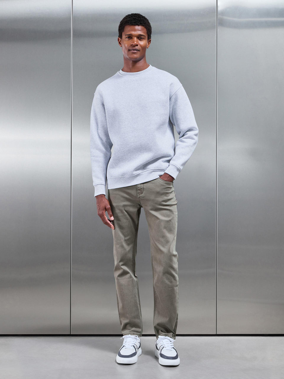Straight Leg Denim Jeans in Olive