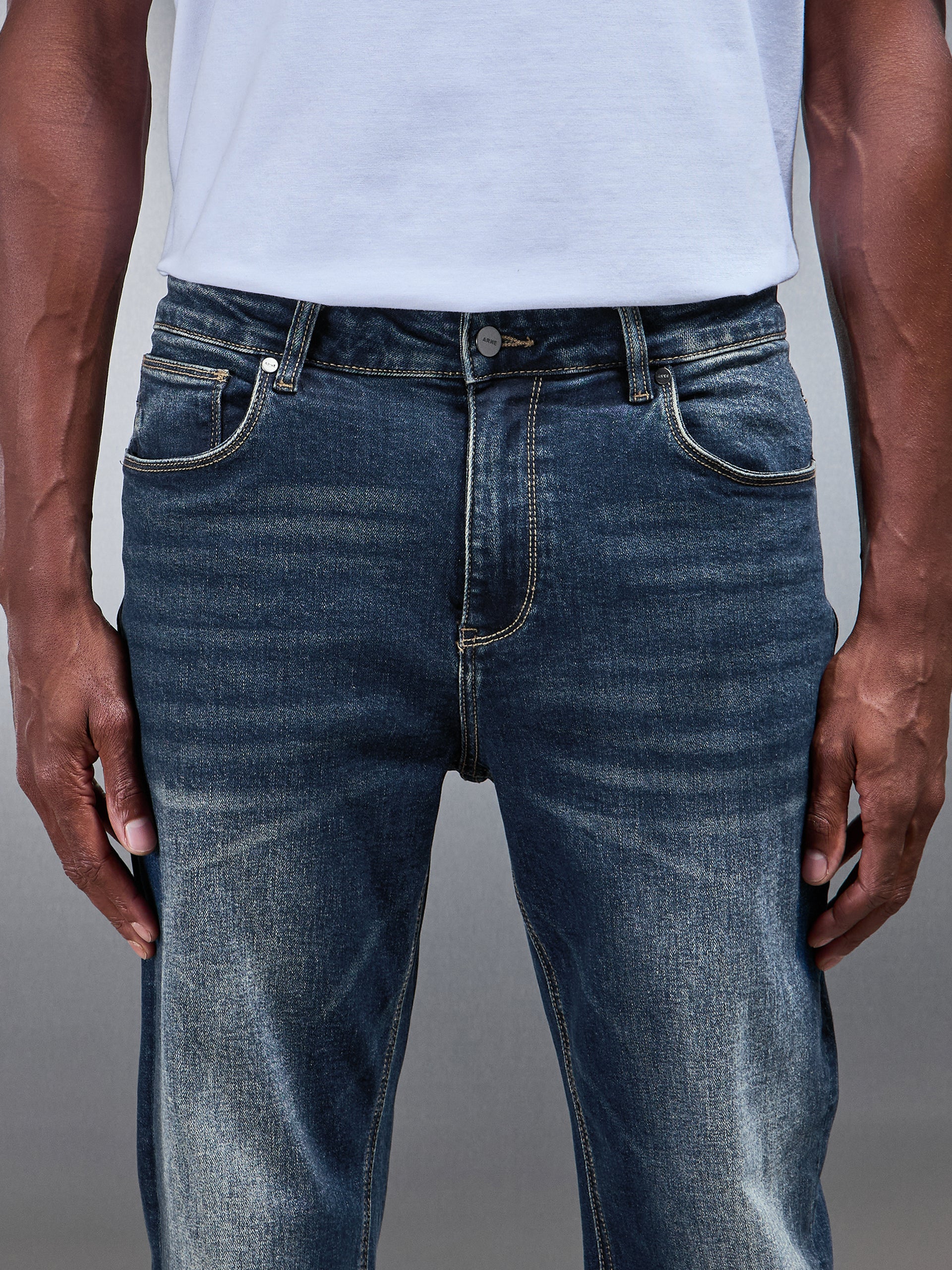 Straight Leg Denim Jeans in Vintage Blue