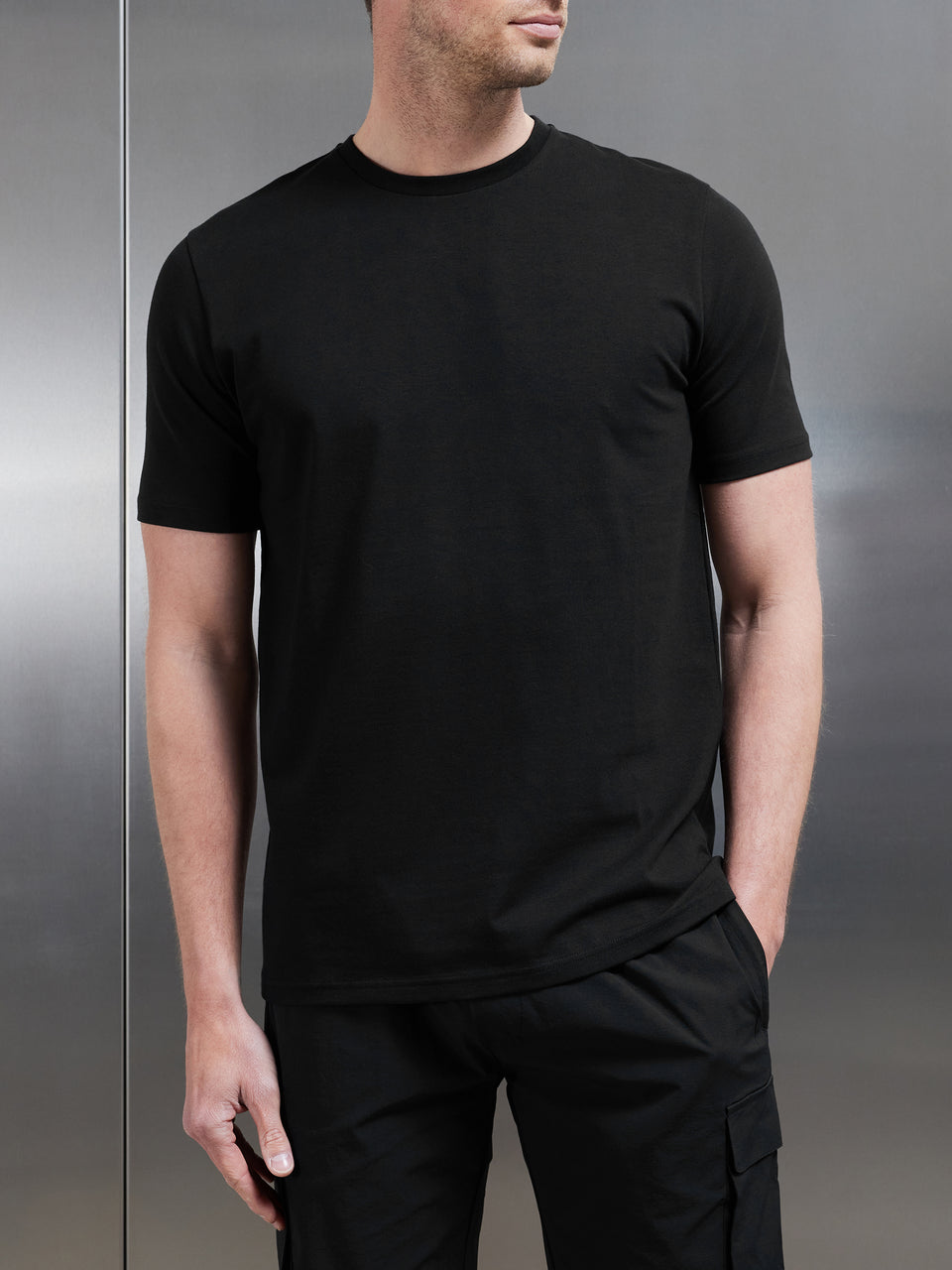 Stretch Slim Fit Cotton T-Shirt in Black