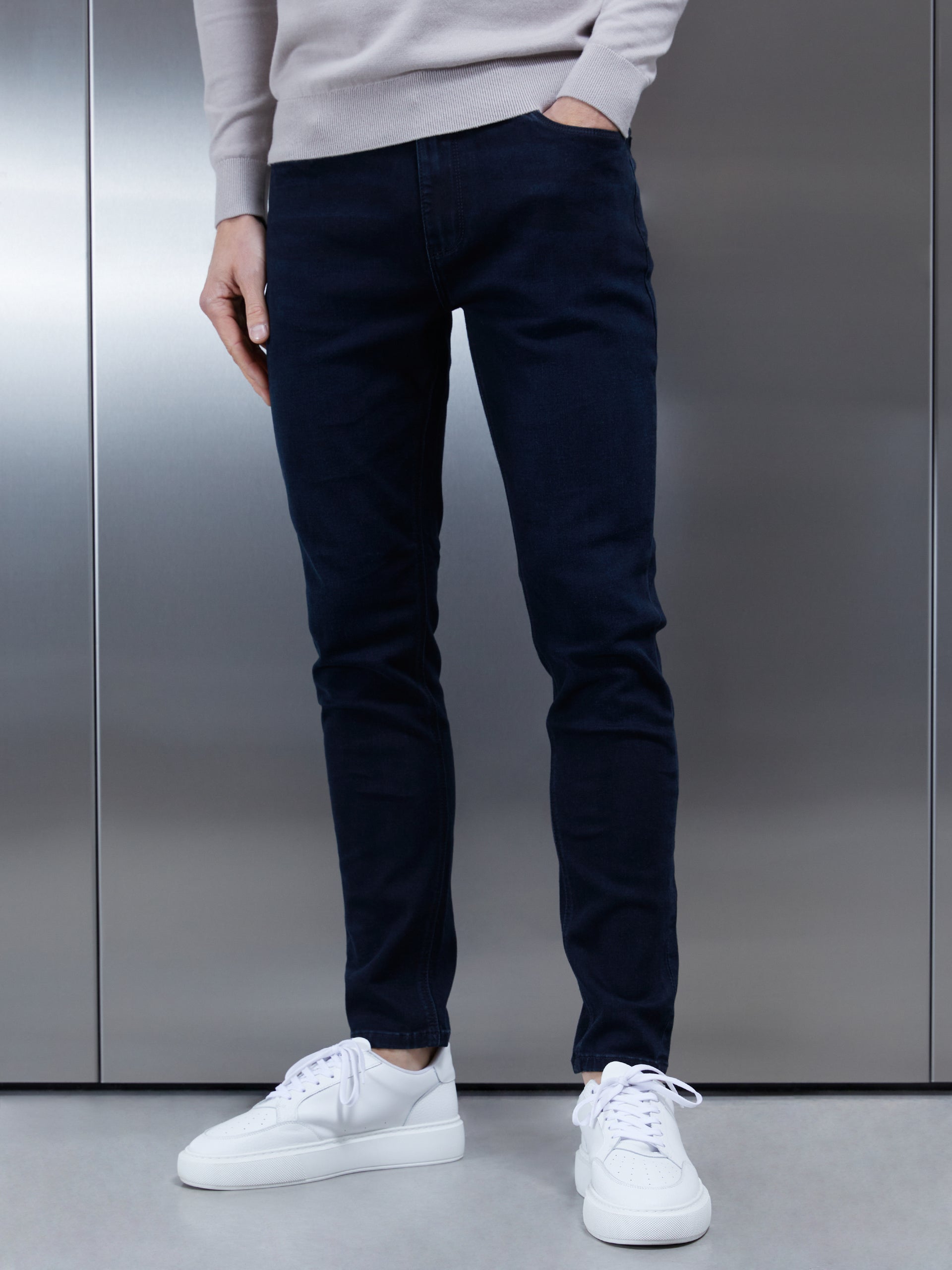 Slim fit best sale jeans with sneakers