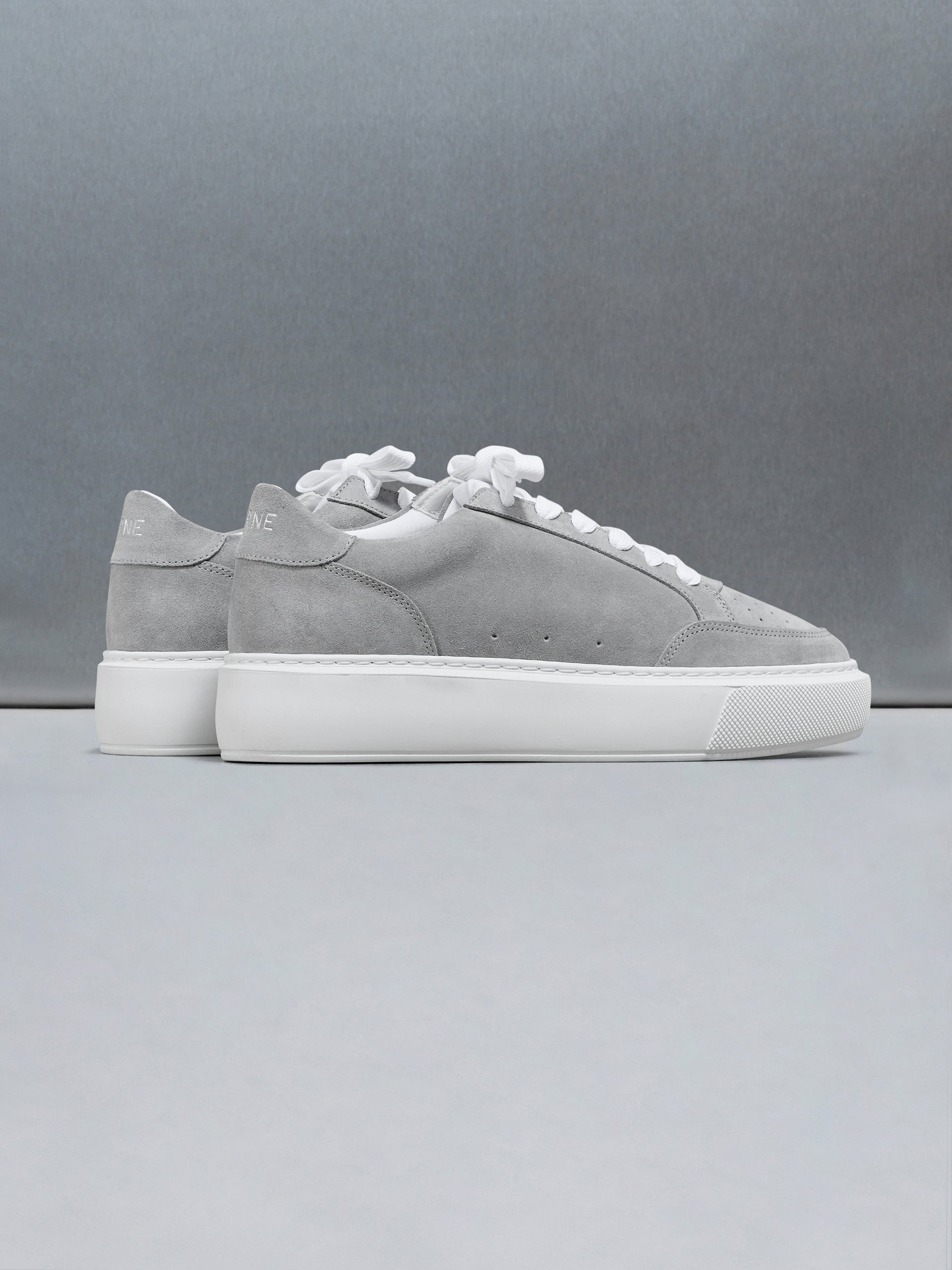 Suede Court 2.0 Trainer in Grey