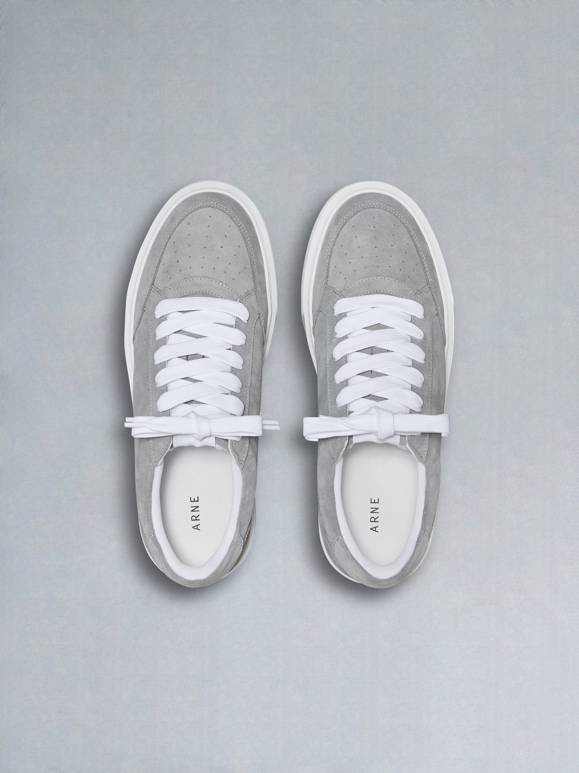 Suede Court 2.0 Trainer in Grey