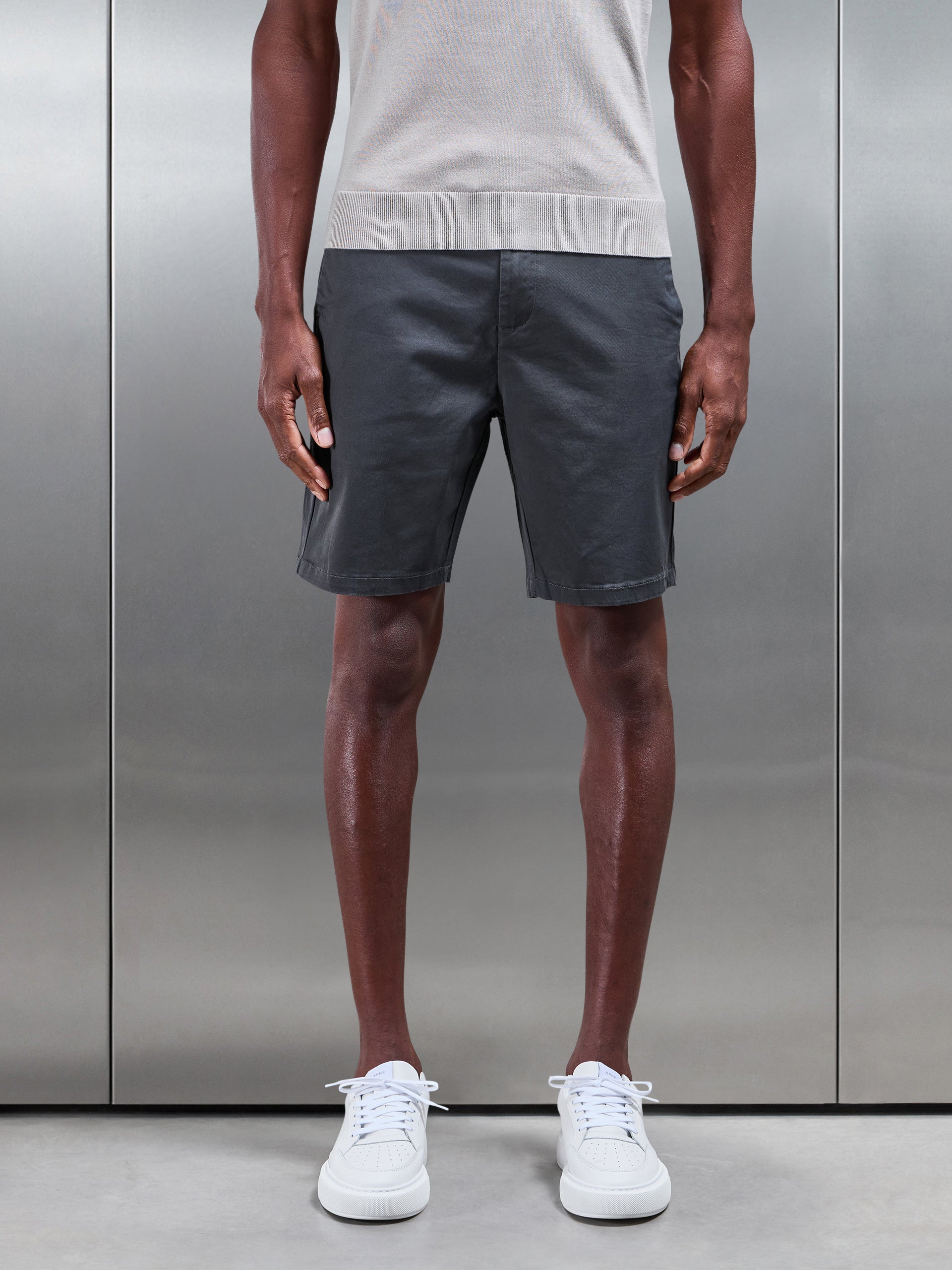 Tailored Chino Short in Grey