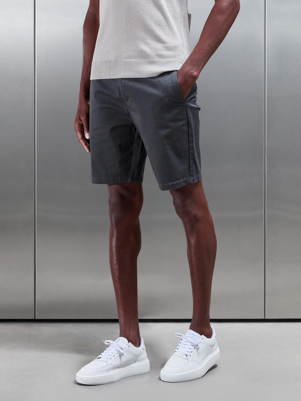 Tailored Chino Short in Grey