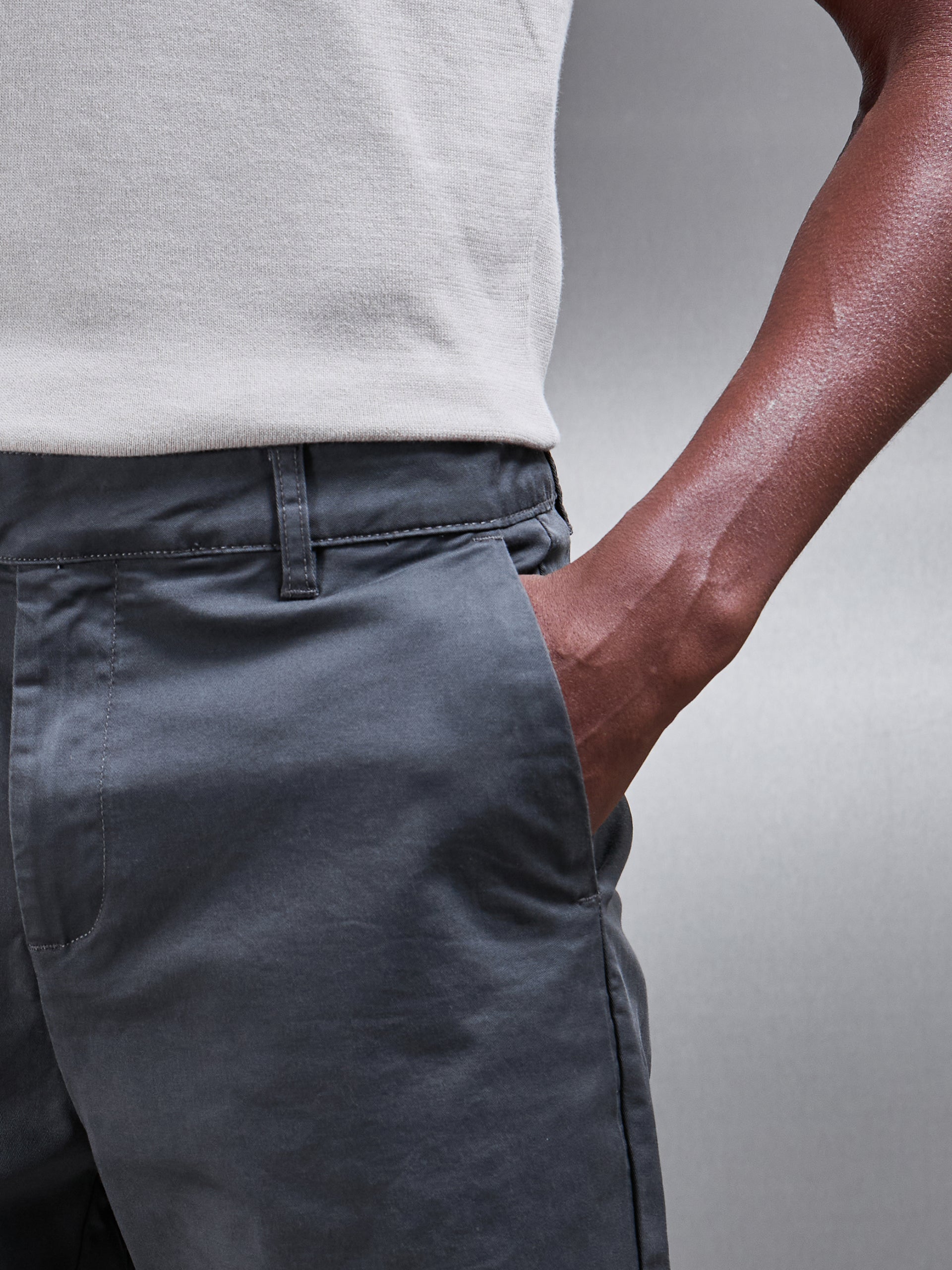 Tailored Chino Short in Grey