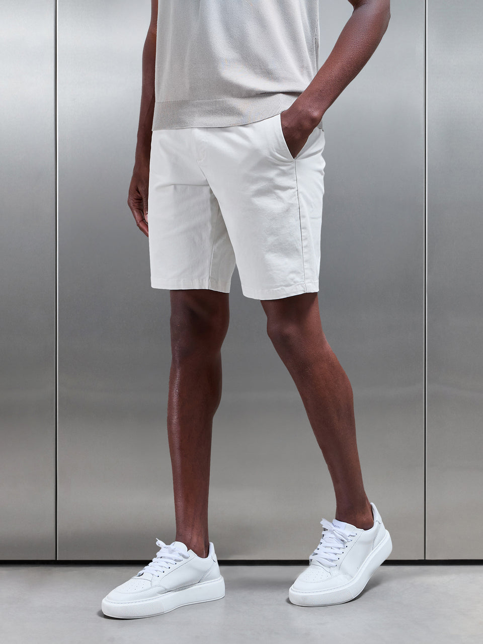 Tailored Chino Short in Off White