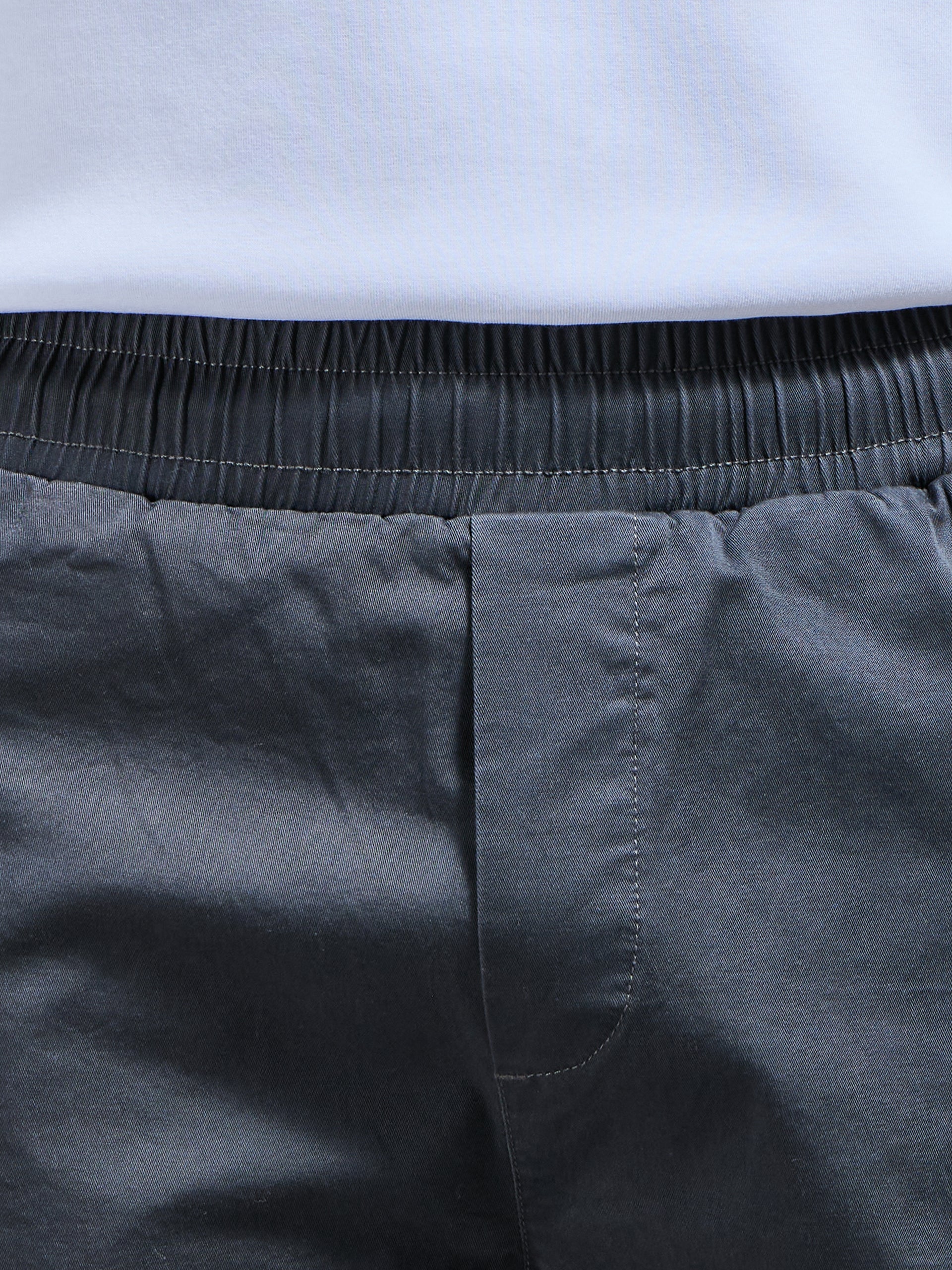 Tailored Drawstring Cargo Short in Grey