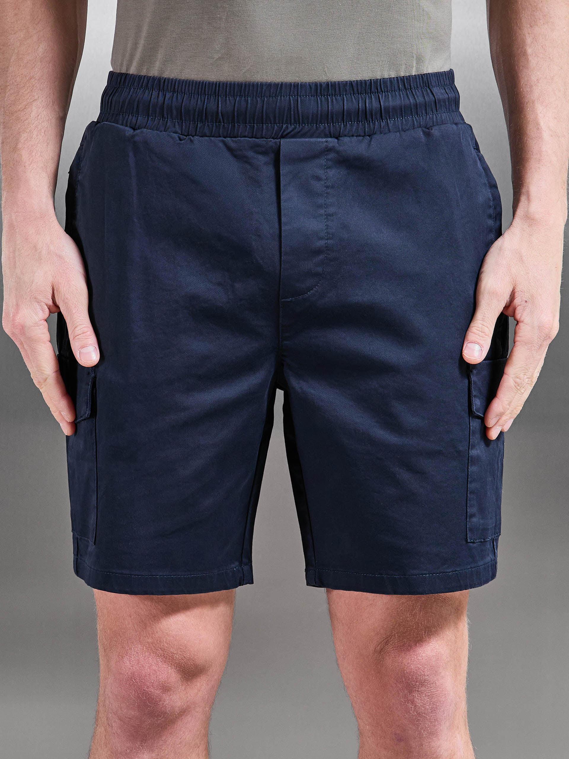 Tailored Drawstring Cargo Short in Navy