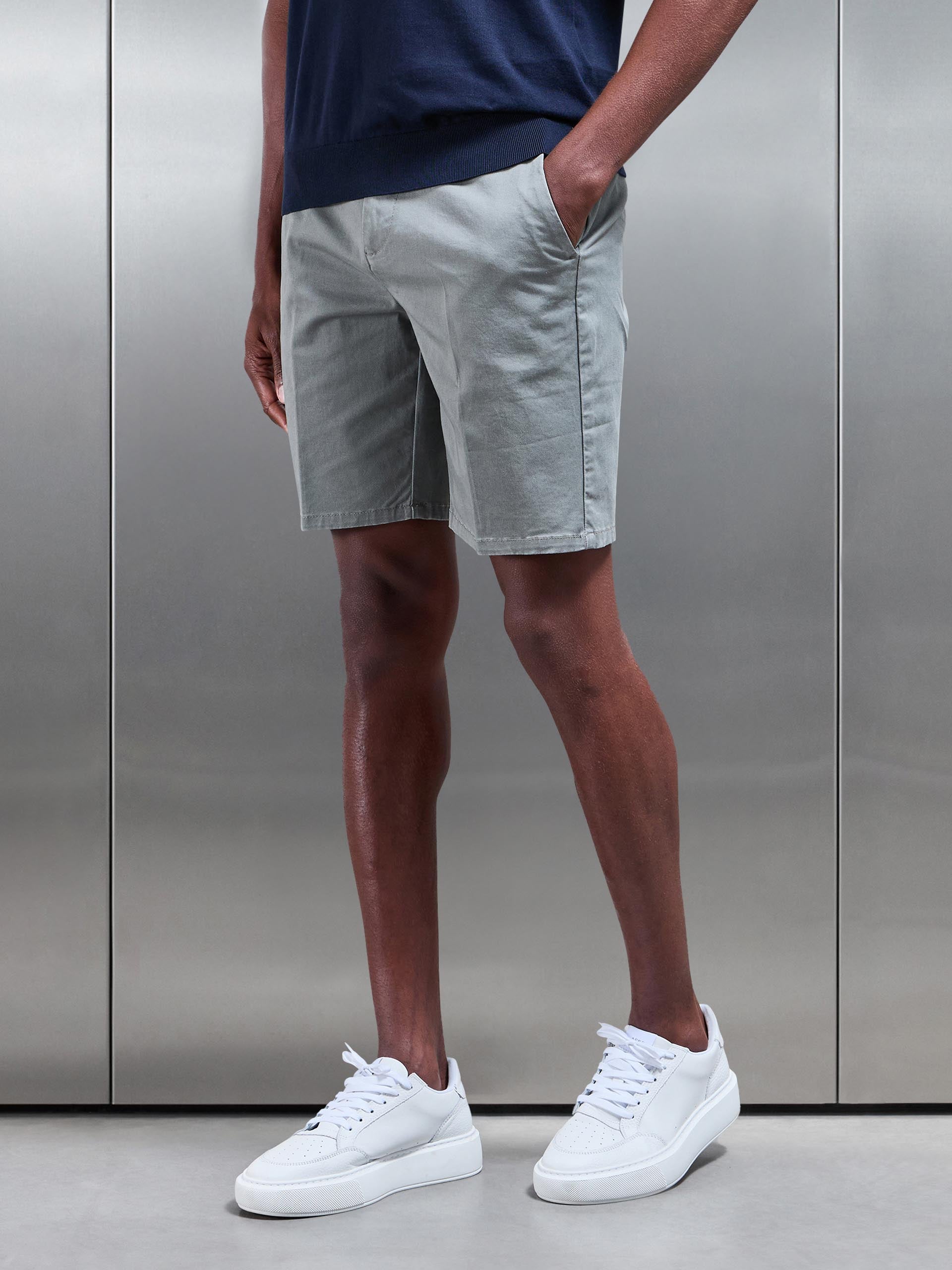 Tailored Side Adjuster Chino Short in Olive