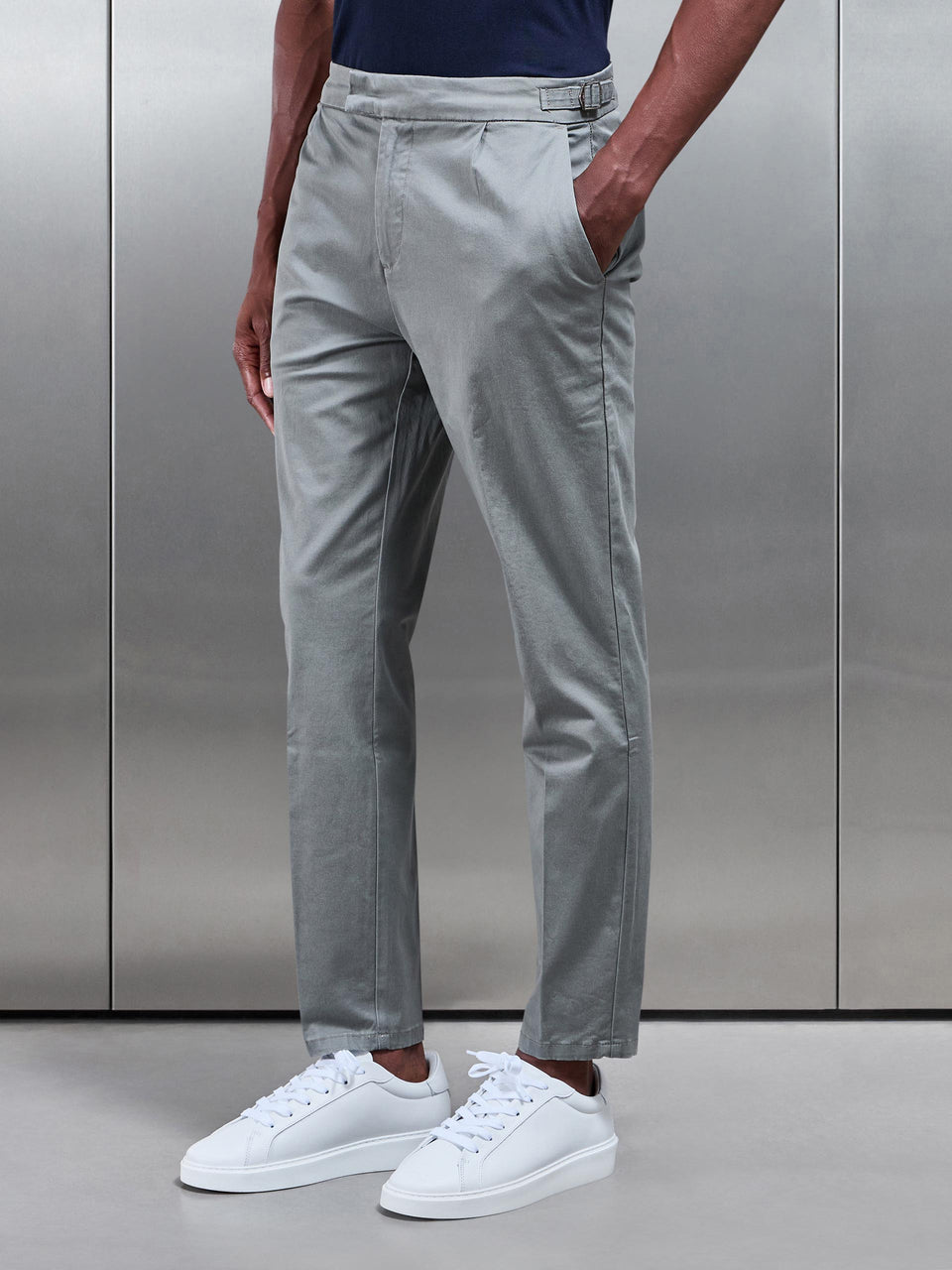 Tailored Side Adjuster Chino Trouser in Olive