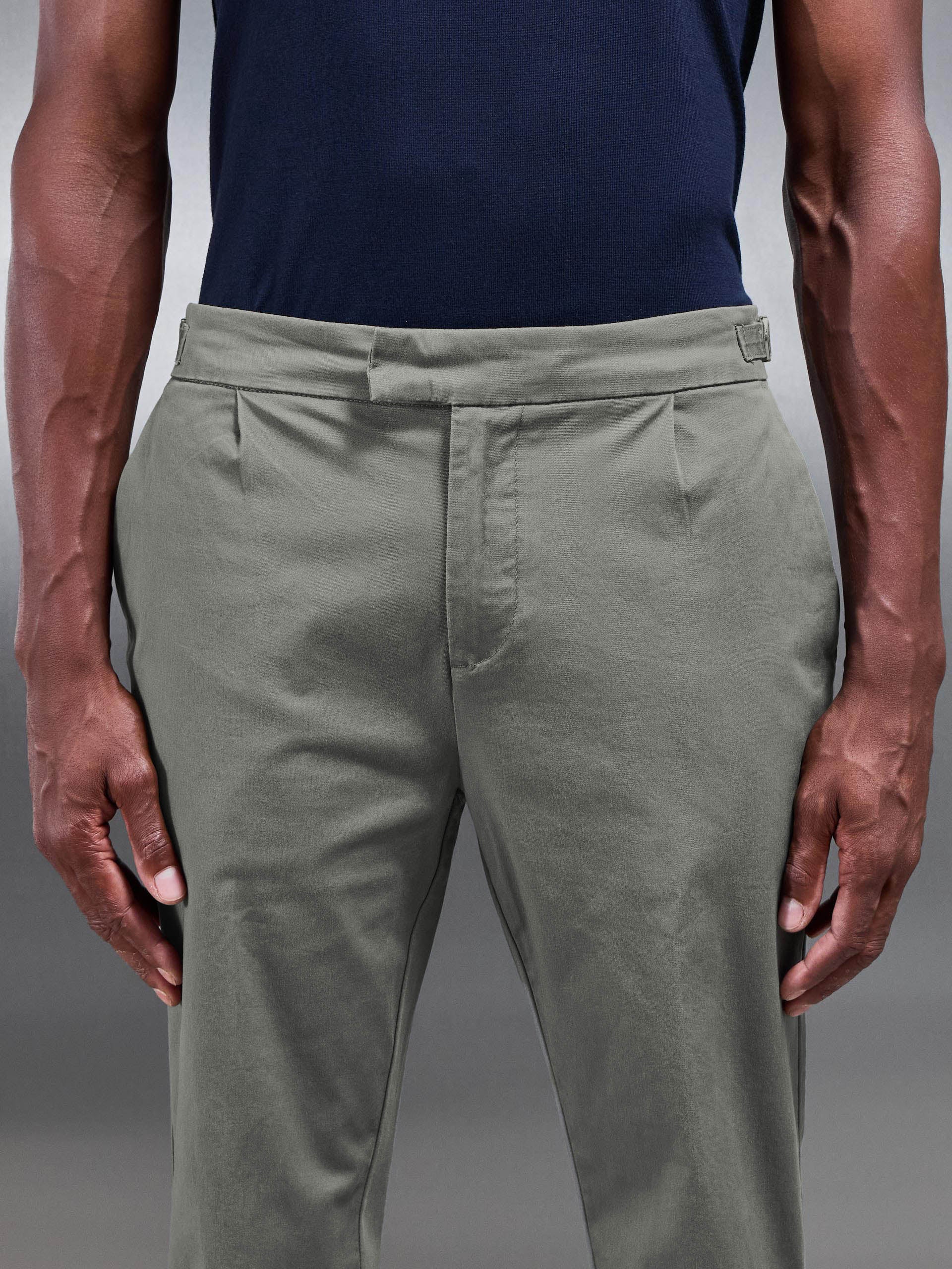 Tailored Side Adjuster Chino Trouser in Olive