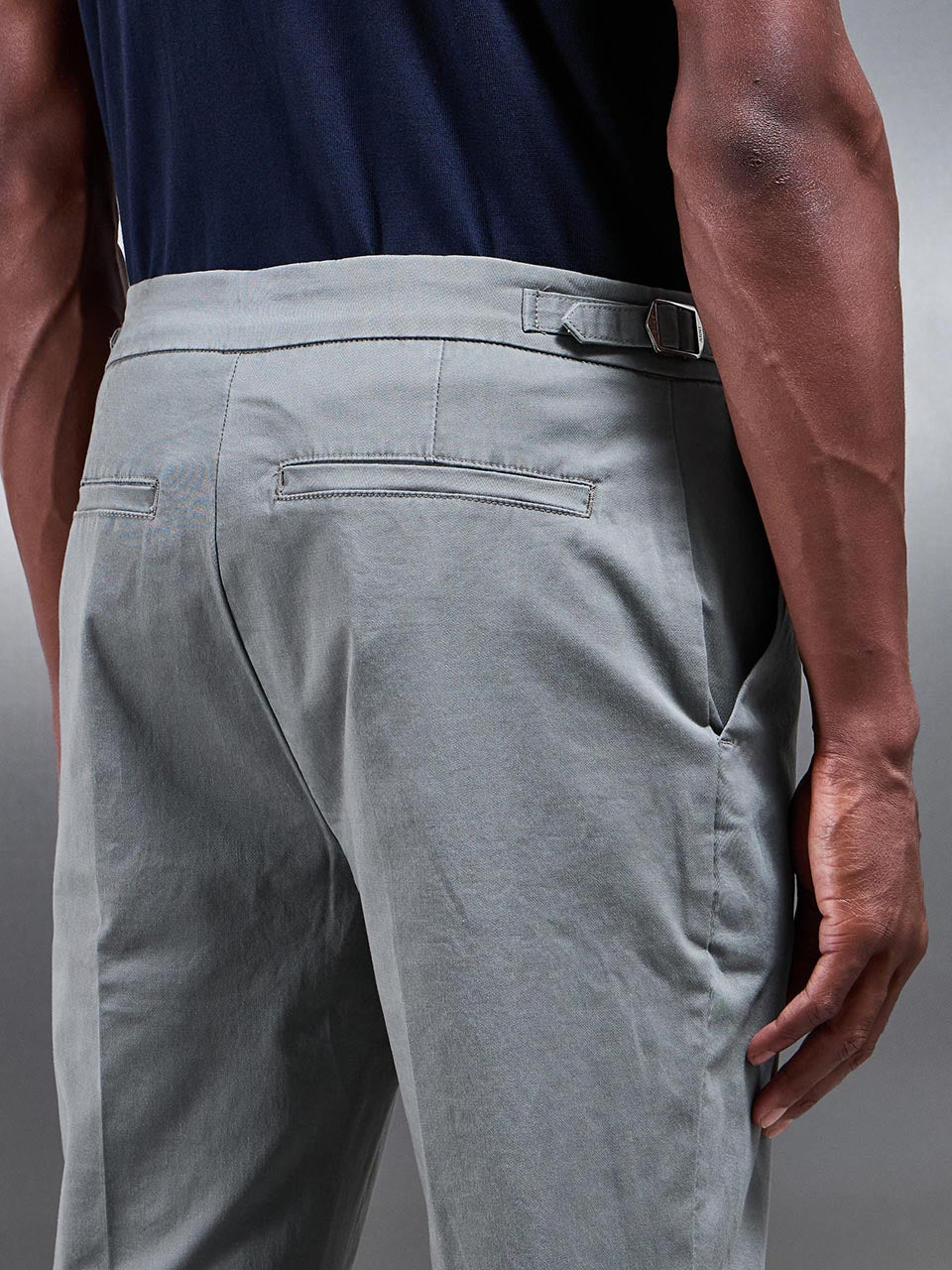 Tailored Side Adjuster Chino Trouser in Olive