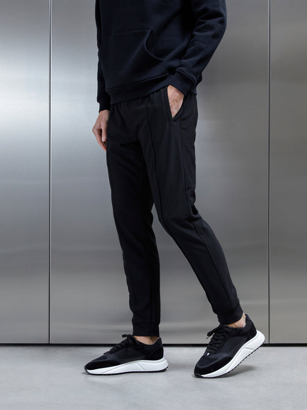 Tailored Smart Jogger in Black