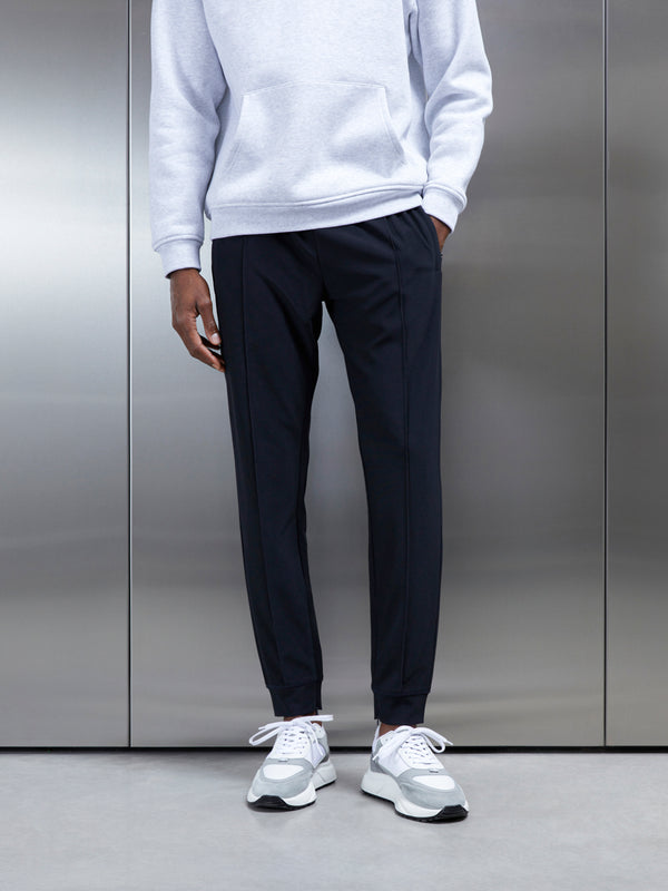 Tailored Smart Jogger in Navy