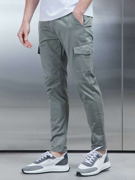 Tailored Cotton Cargo Pant in Olive