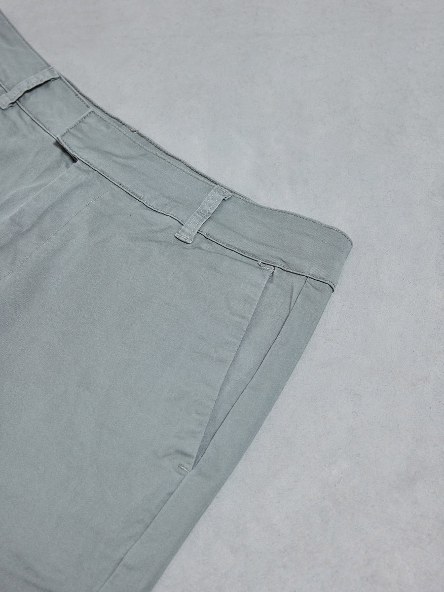 Tailored Chino Short in Olive