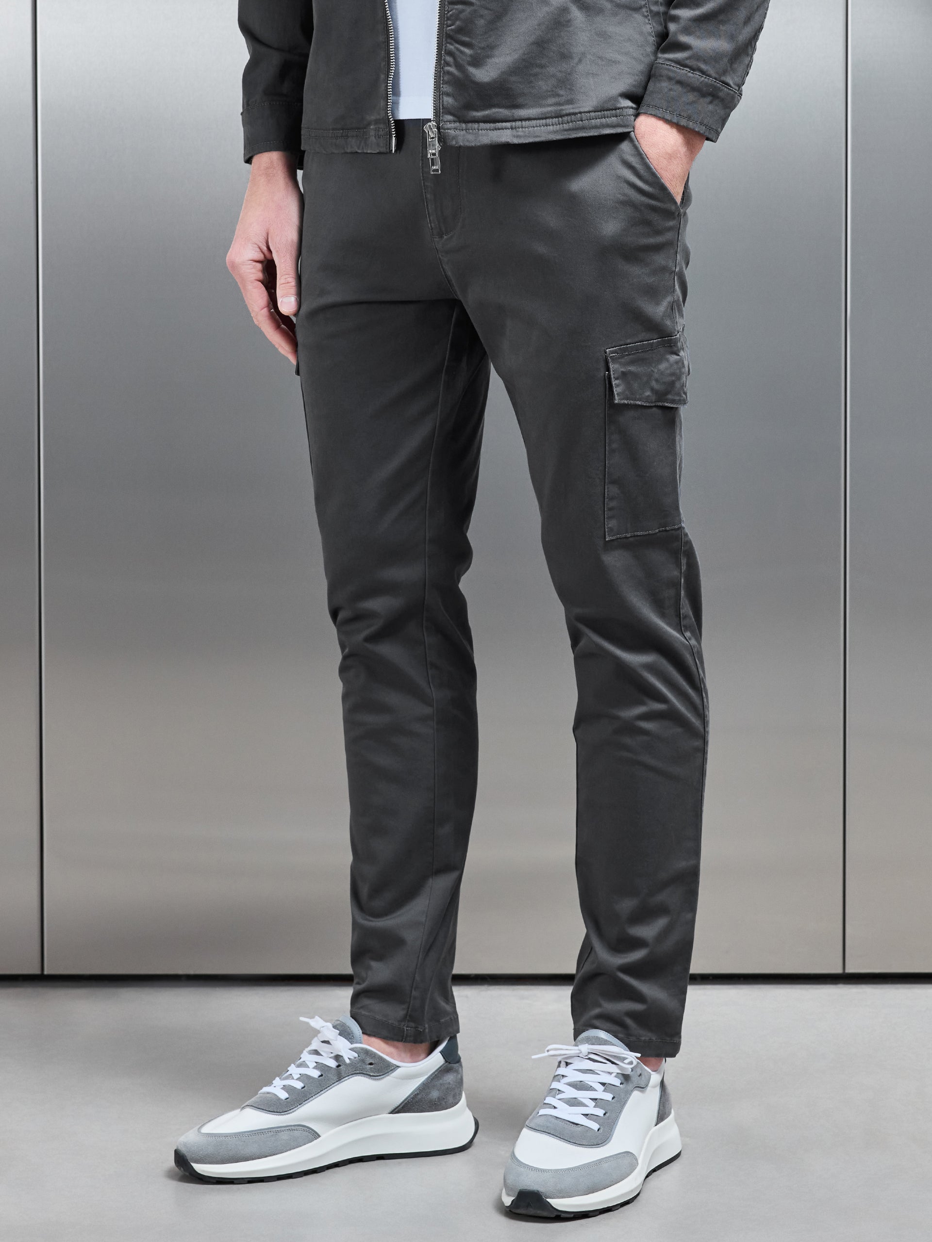 Tailored Cotton Cargo Pant in Grey