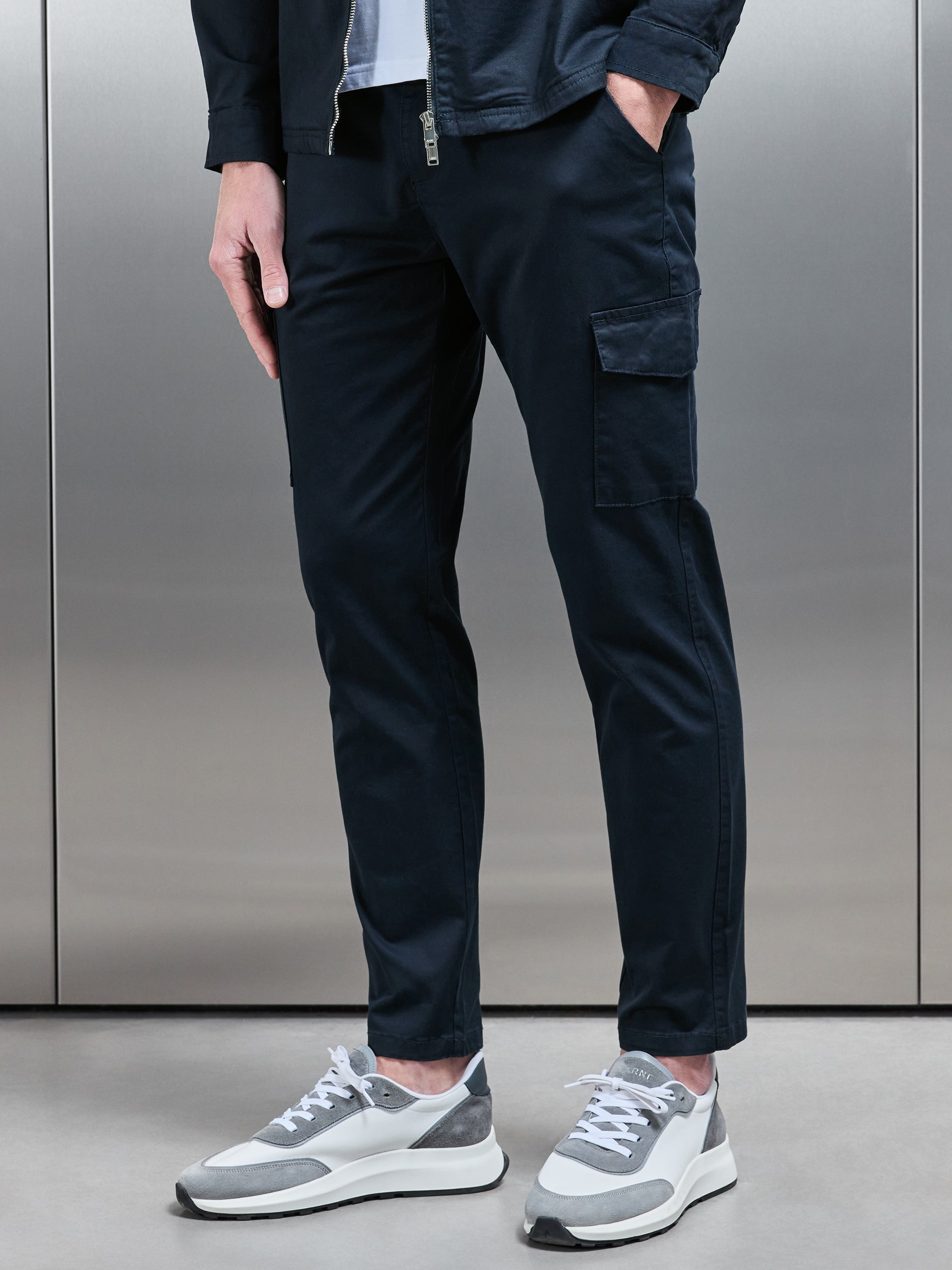 Tailored Cotton Cargo Pant in Navy