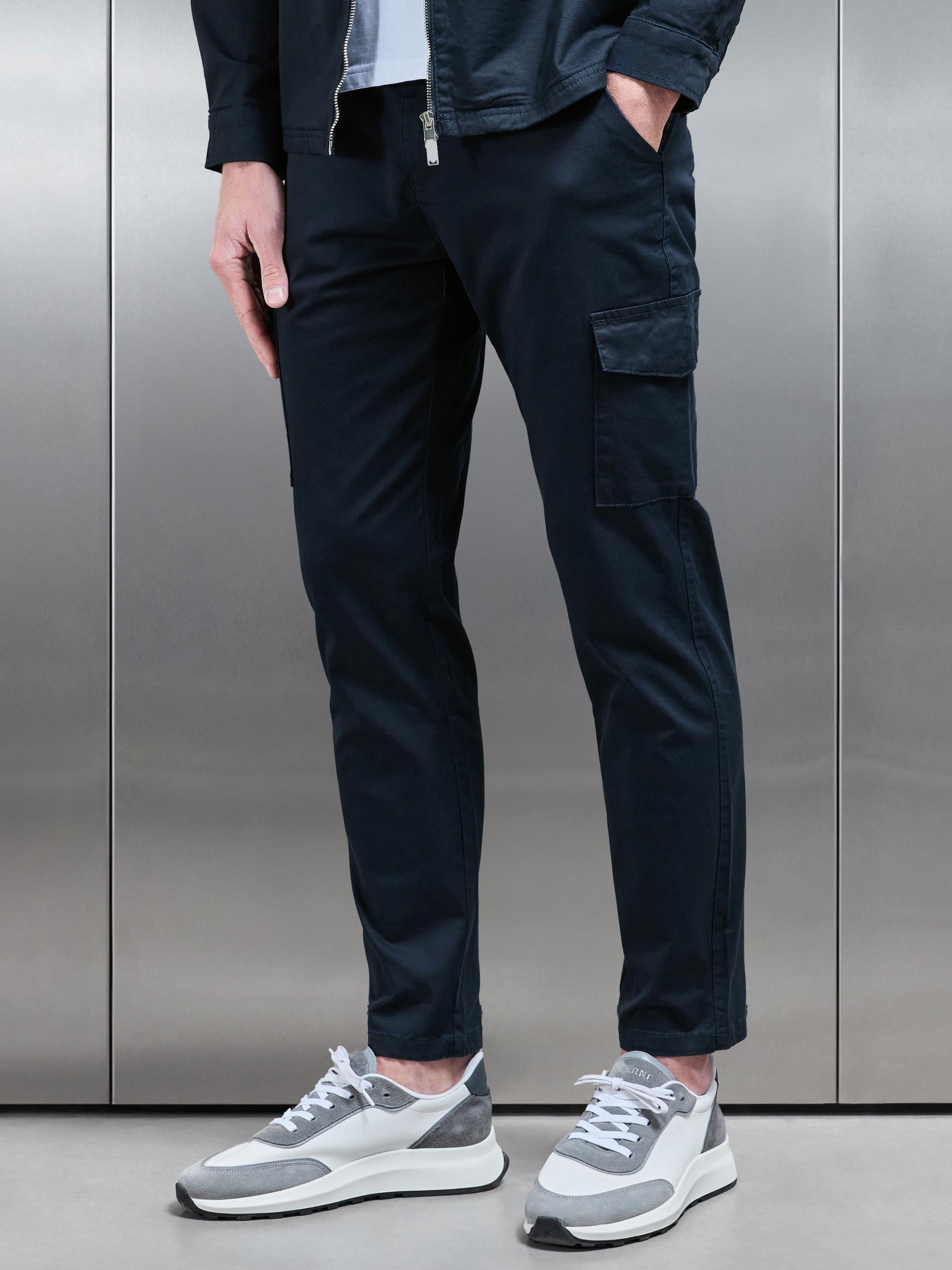 Tailored Cotton Cargo Pant in Navy