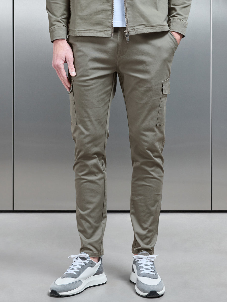 Tailored Cotton Cargo Pant in Olive