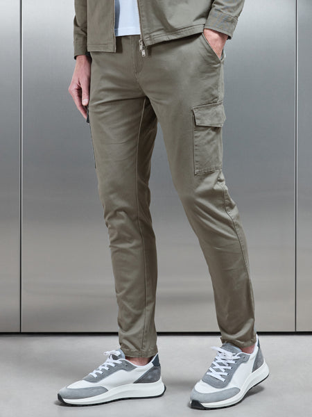 Tailored Cotton Cargo Pant in Olive