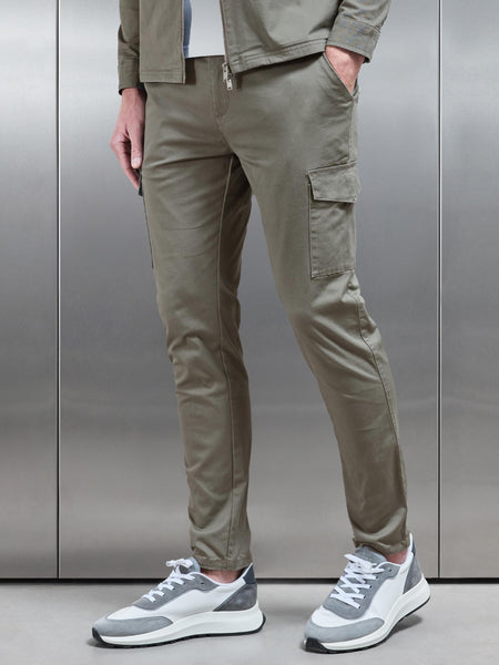 Tailored Cotton Cargo Pant in Olive