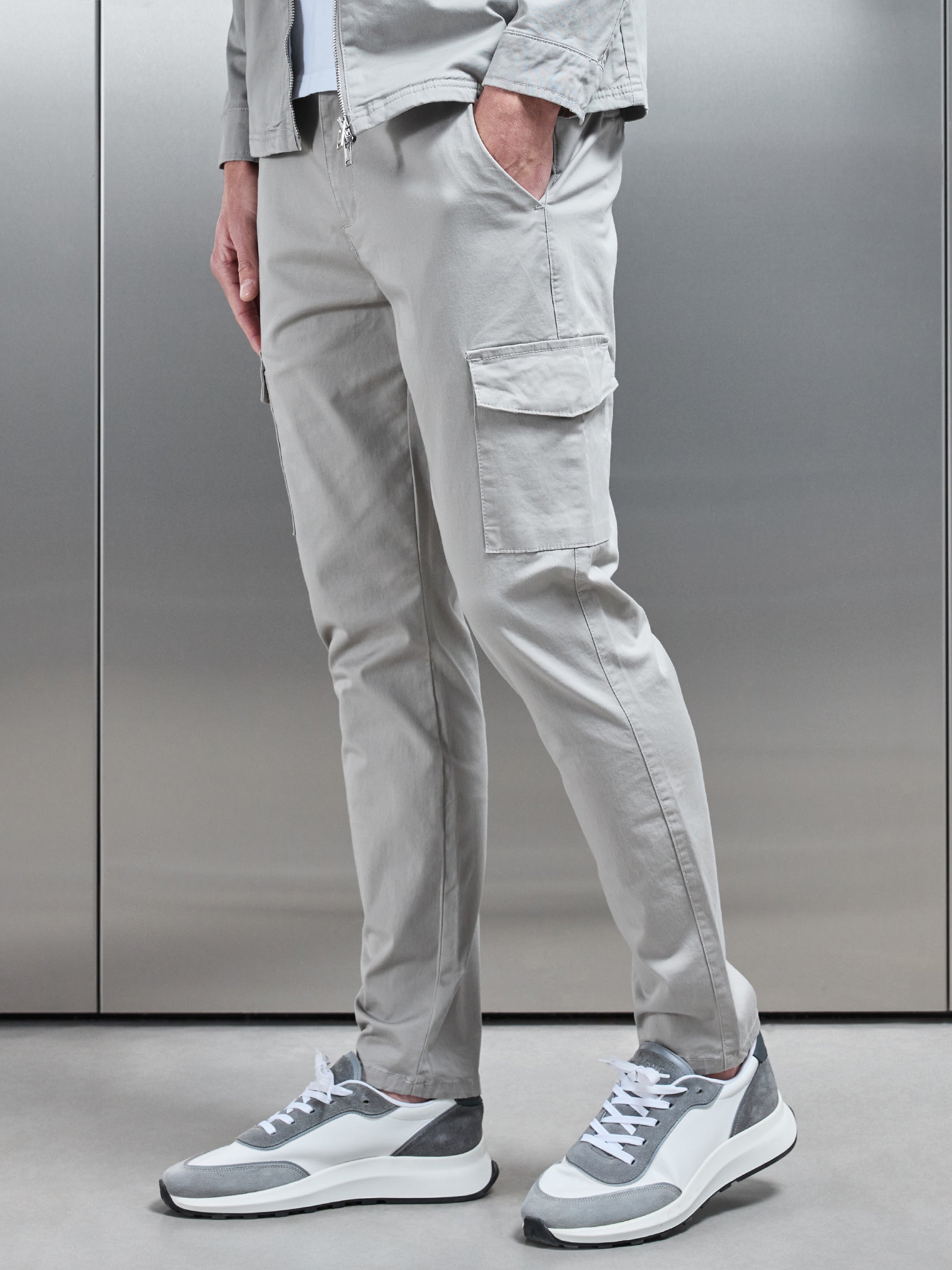 Tailored Cotton Cargo Pant in Stone