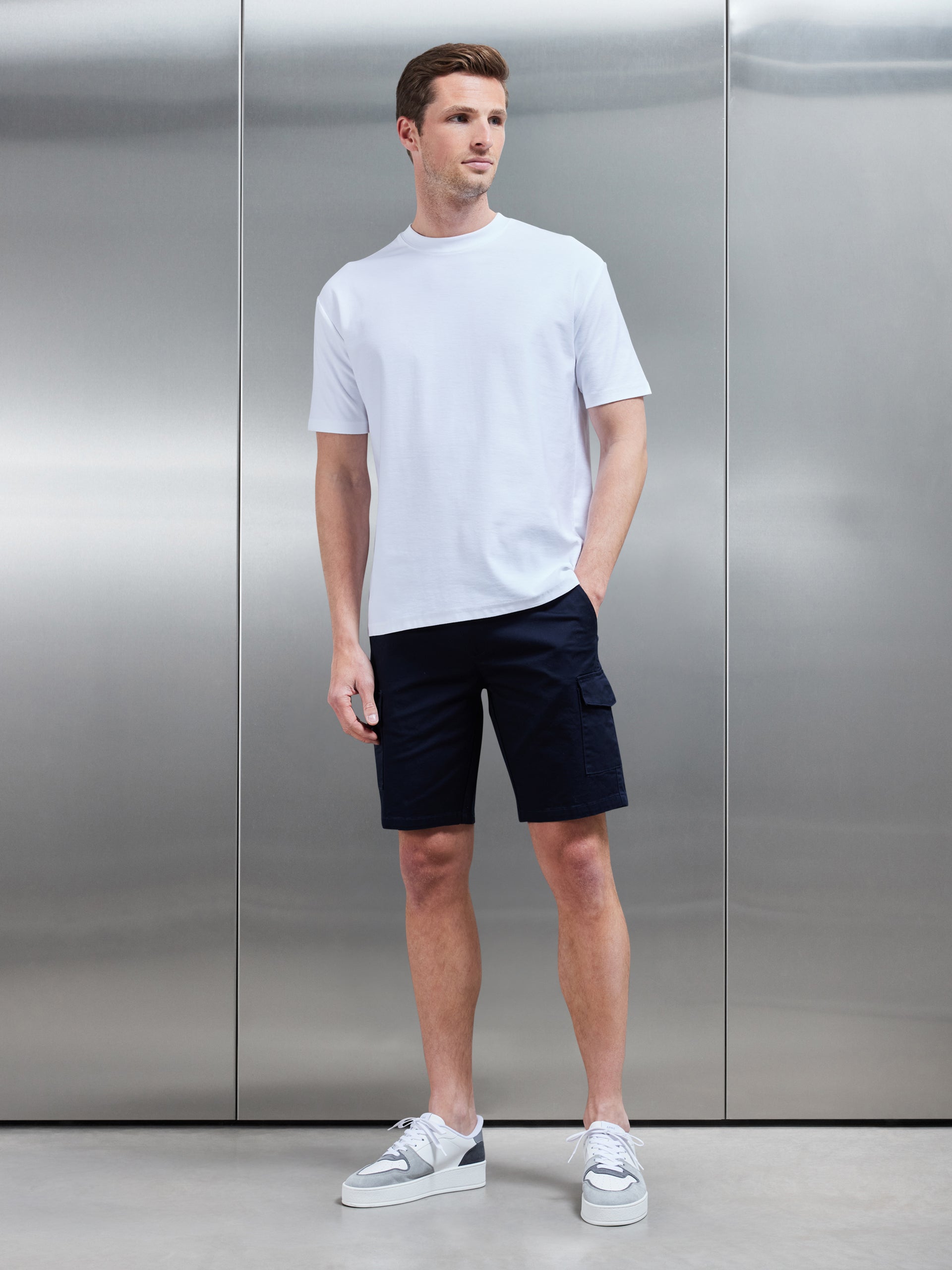 Tailored Cotton Cargo Short in Navy