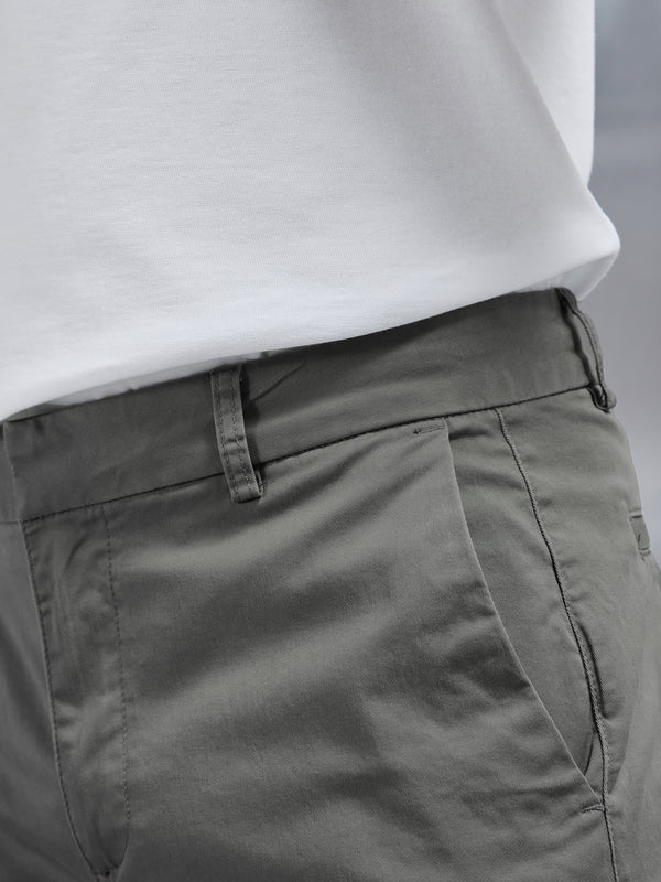Tailored Cotton Cargo Short in Olive