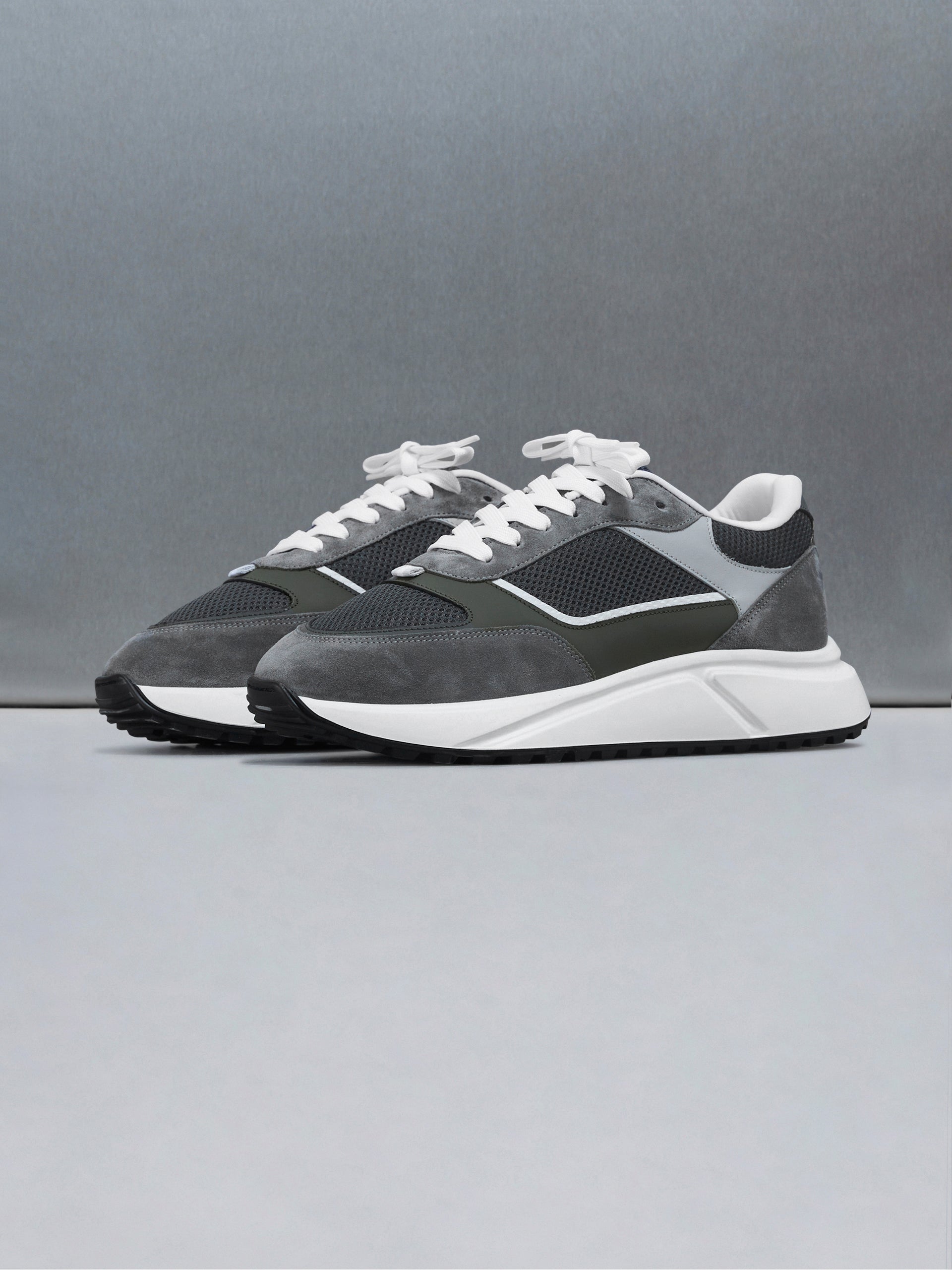 Technical Runner in Forest Grey