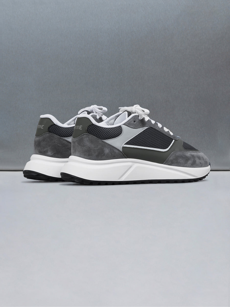 Technical Runner in Forest Grey