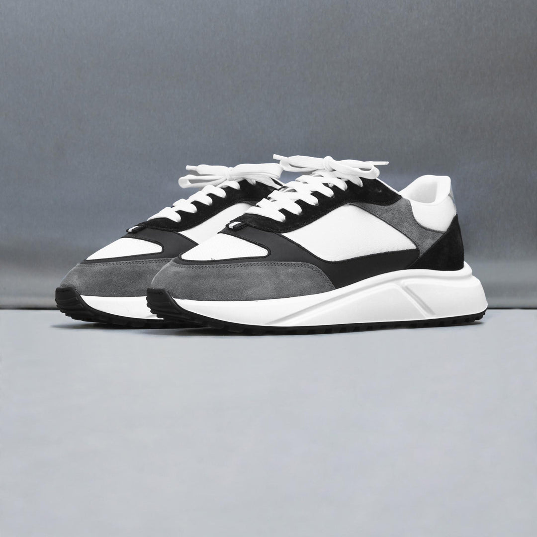 Technical Runner in White Black