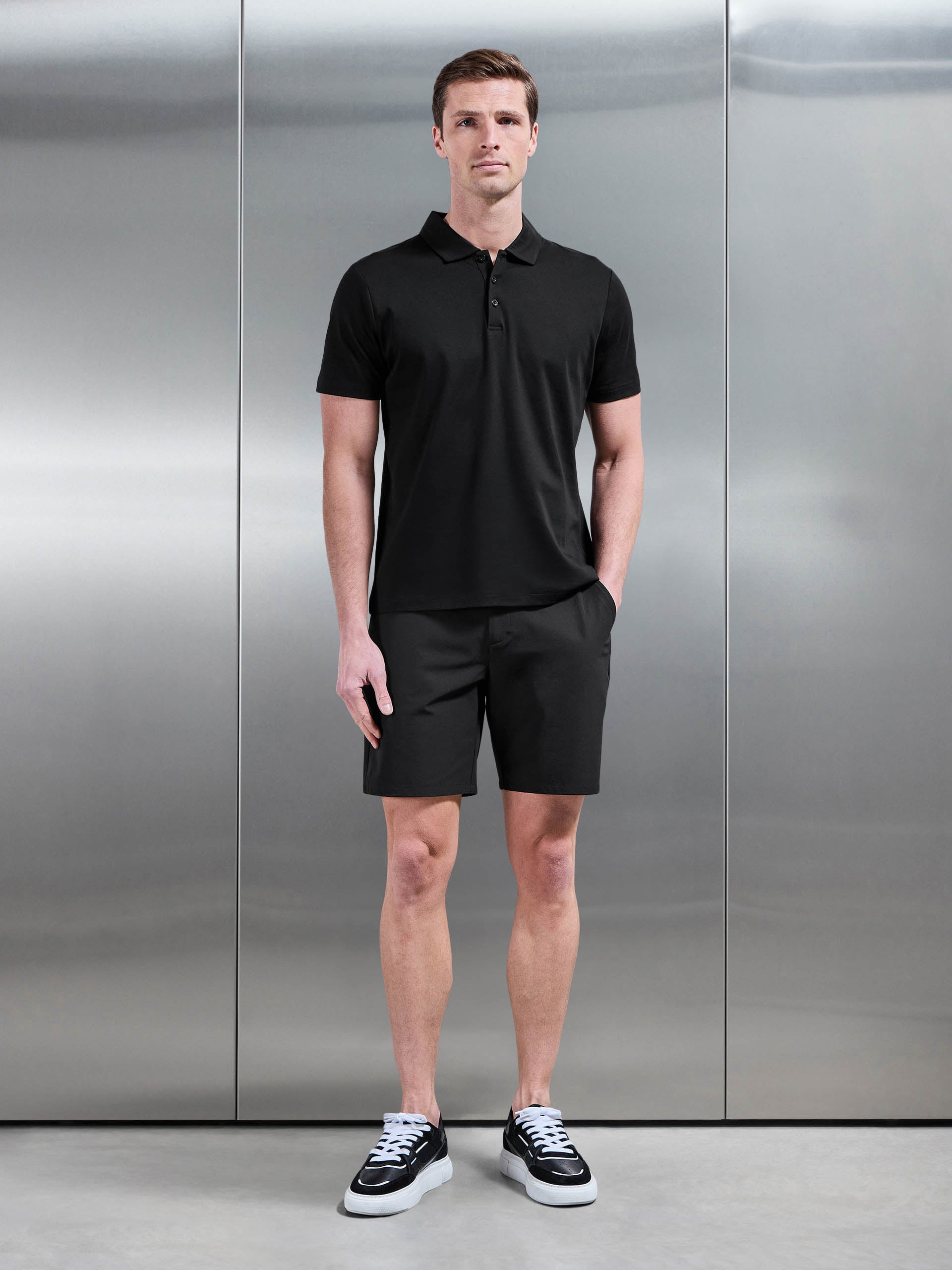 Technical Stretch Chino Short in Black