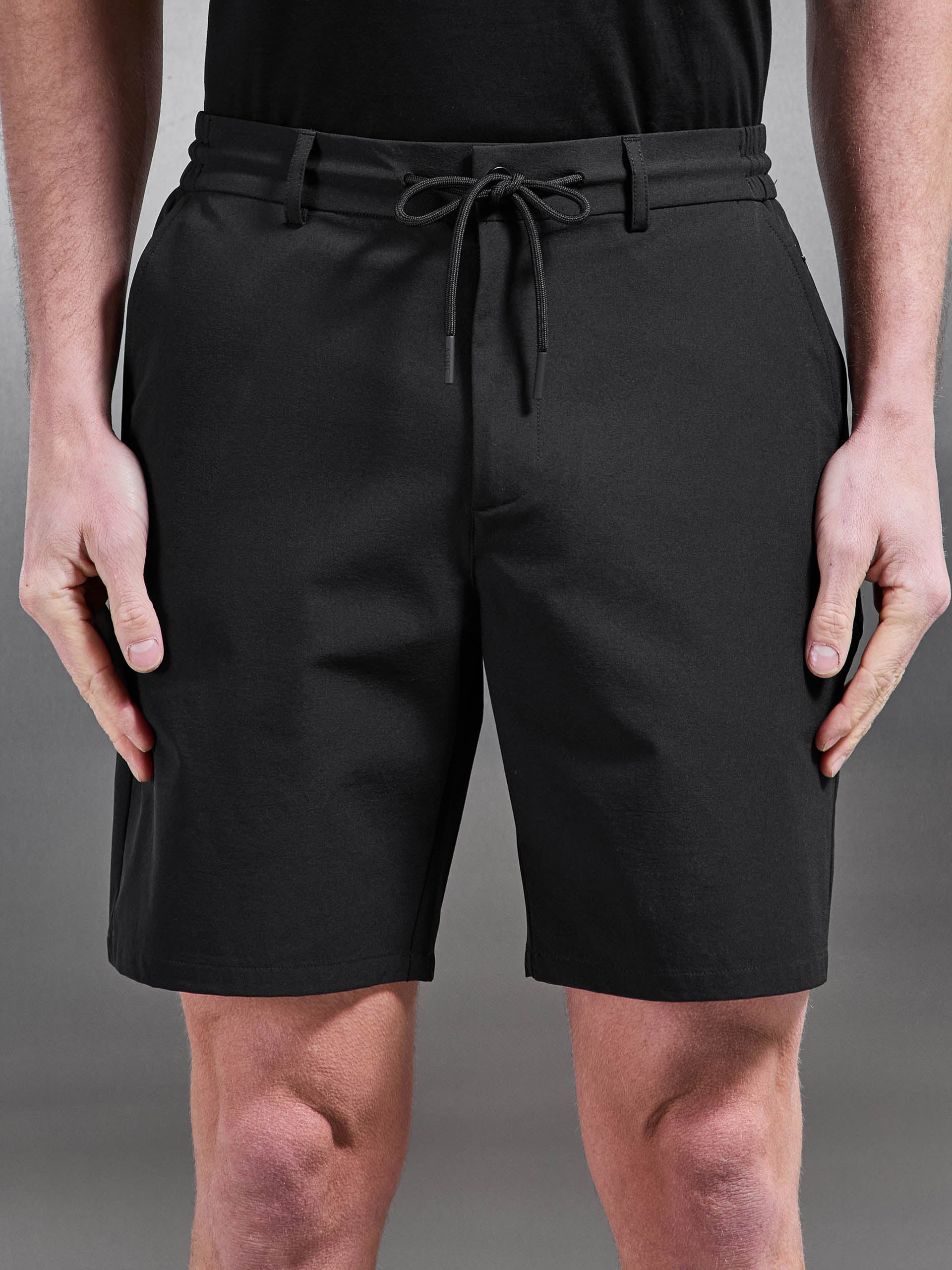 Technical Stretch Chino Short in Black