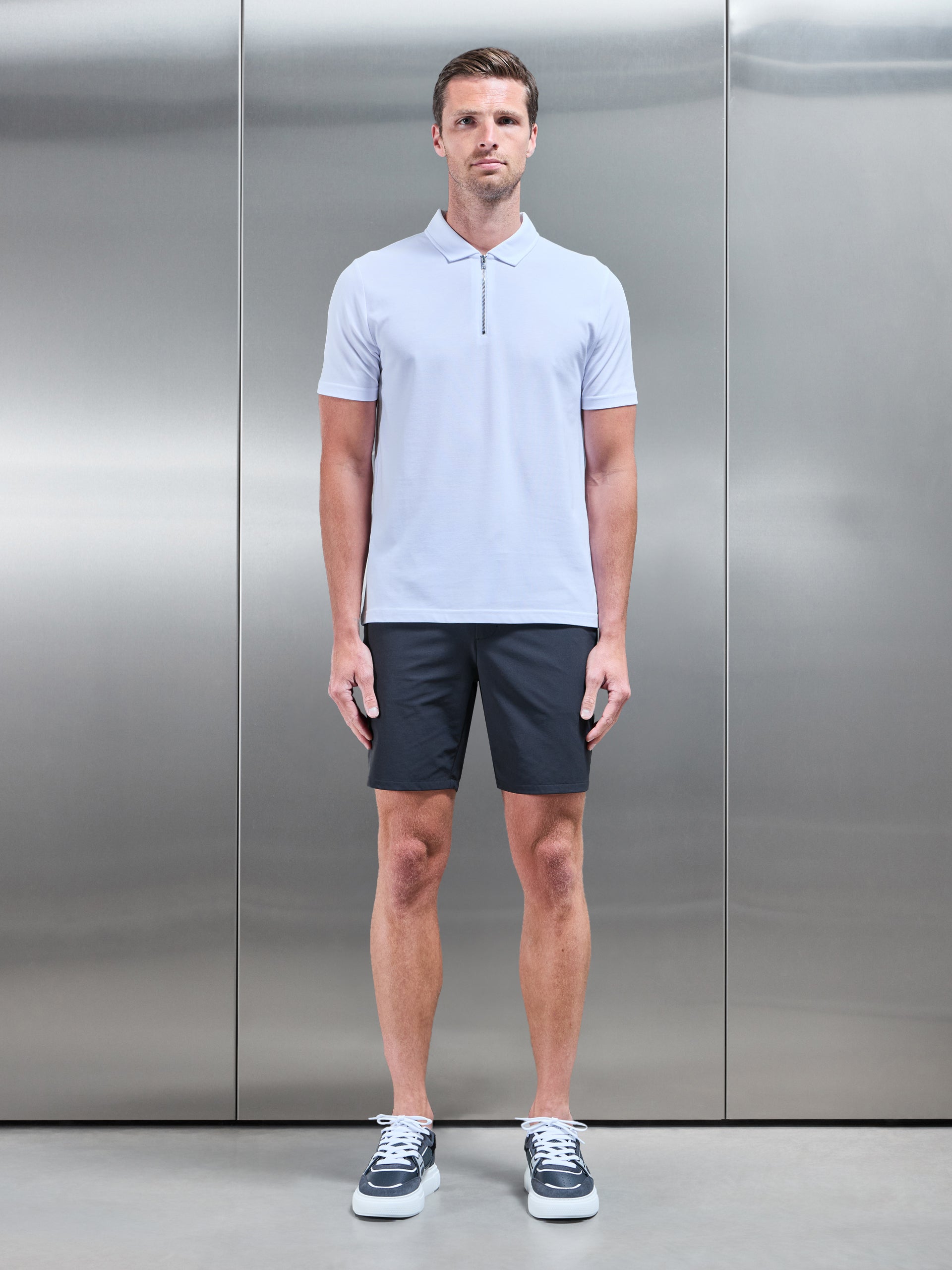Technical Stretch Chino Short in Grey