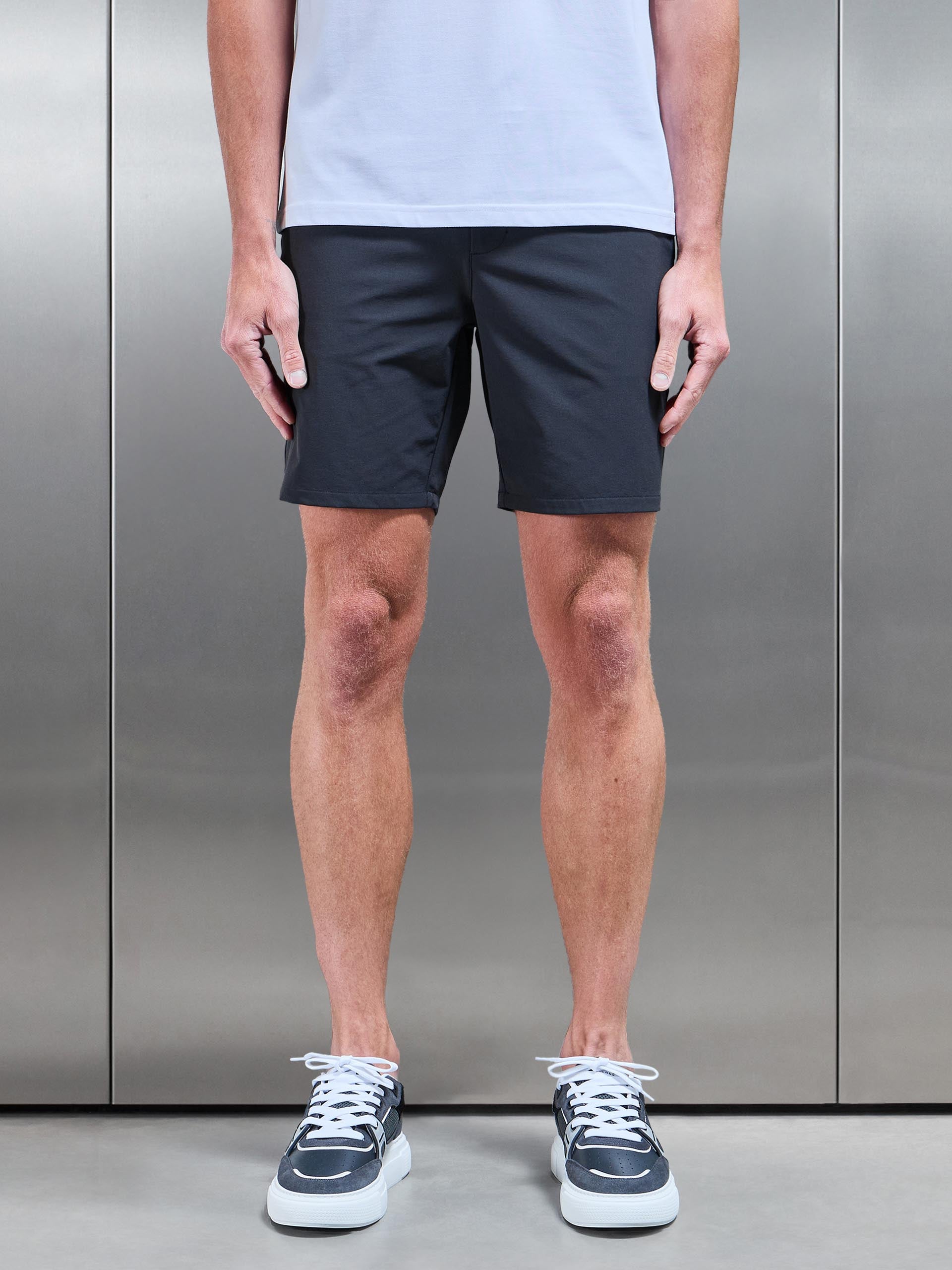 Technical Stretch Chino Short in Grey
