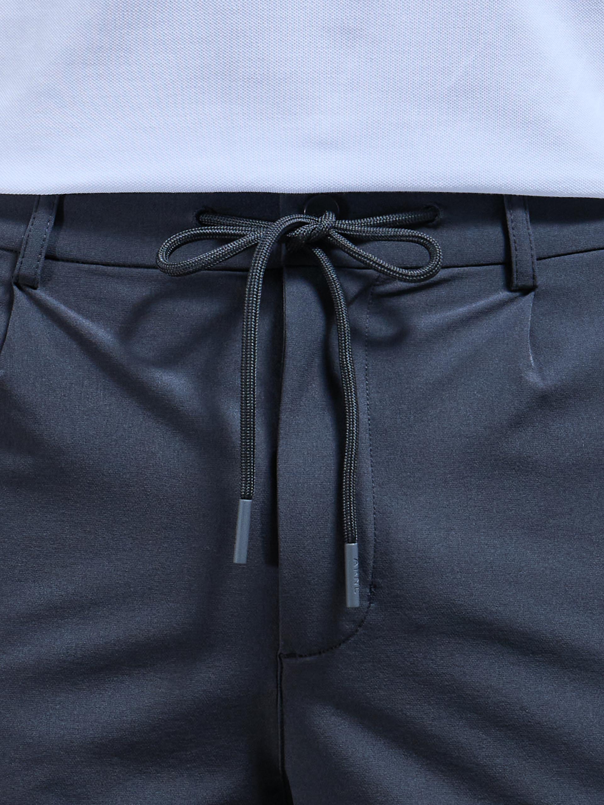 Technical Stretch Chino Short in Grey