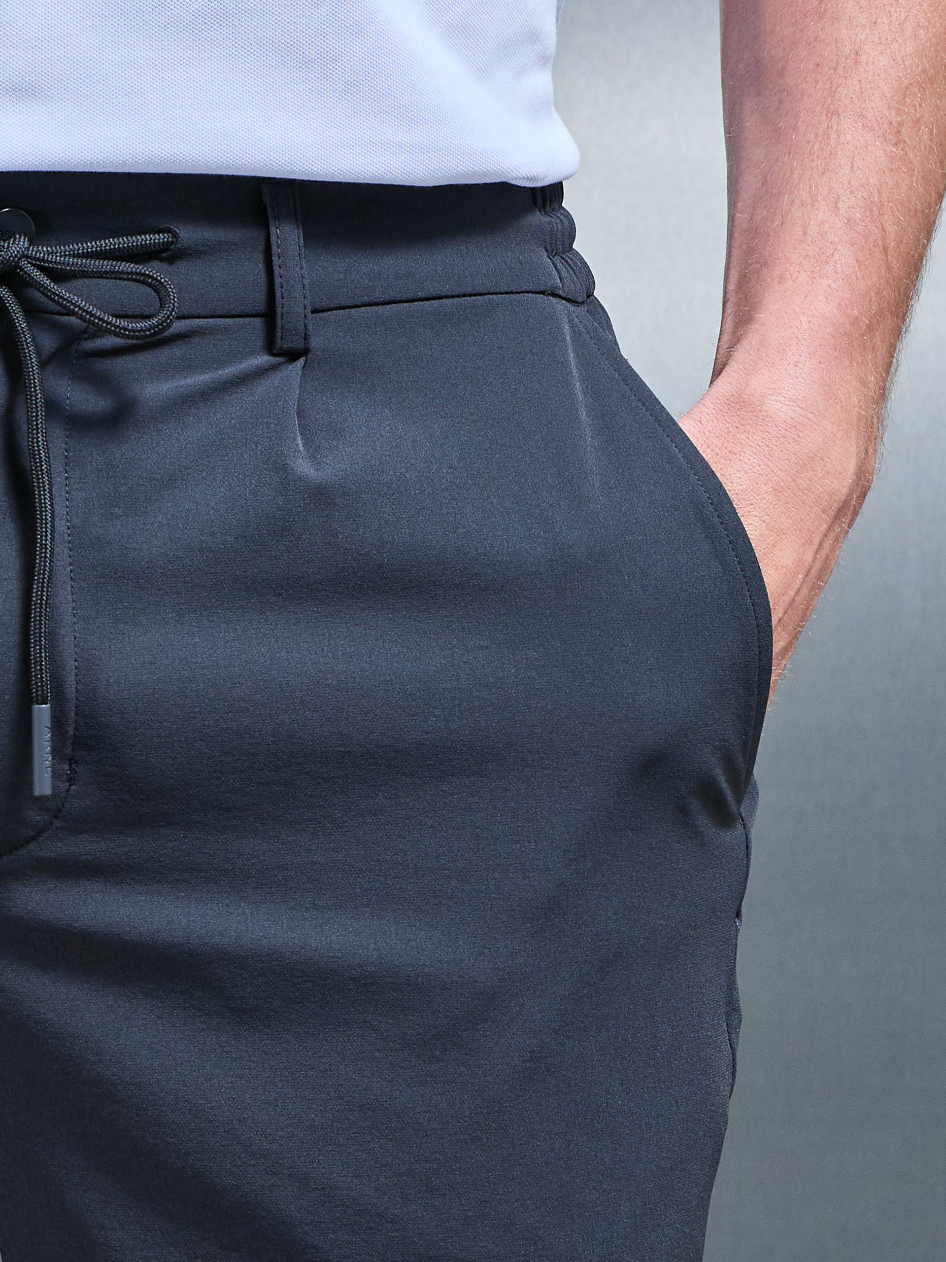 Technical Stretch Chino Short in Grey