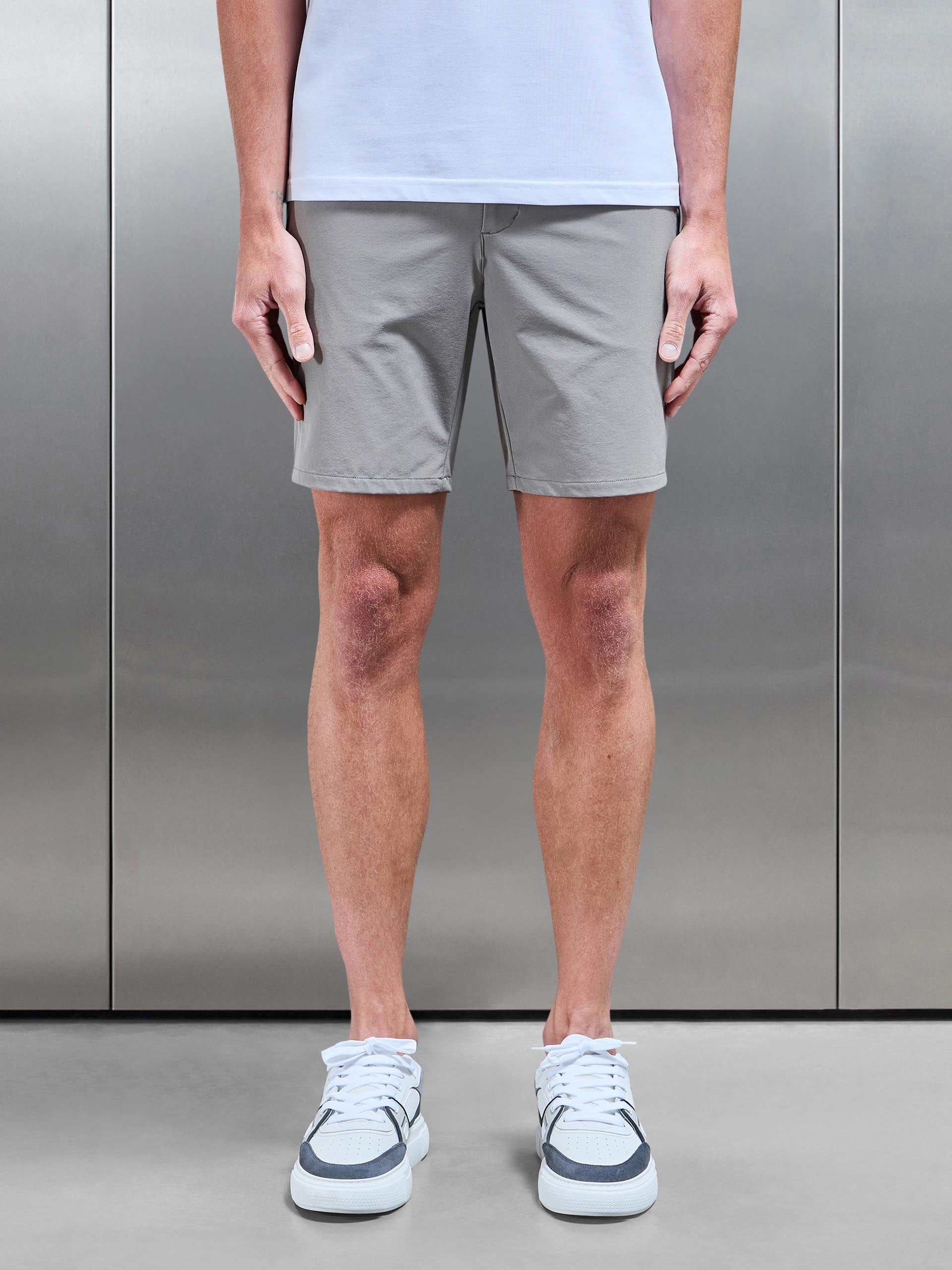 Technical Stretch Chino Short in Taupe